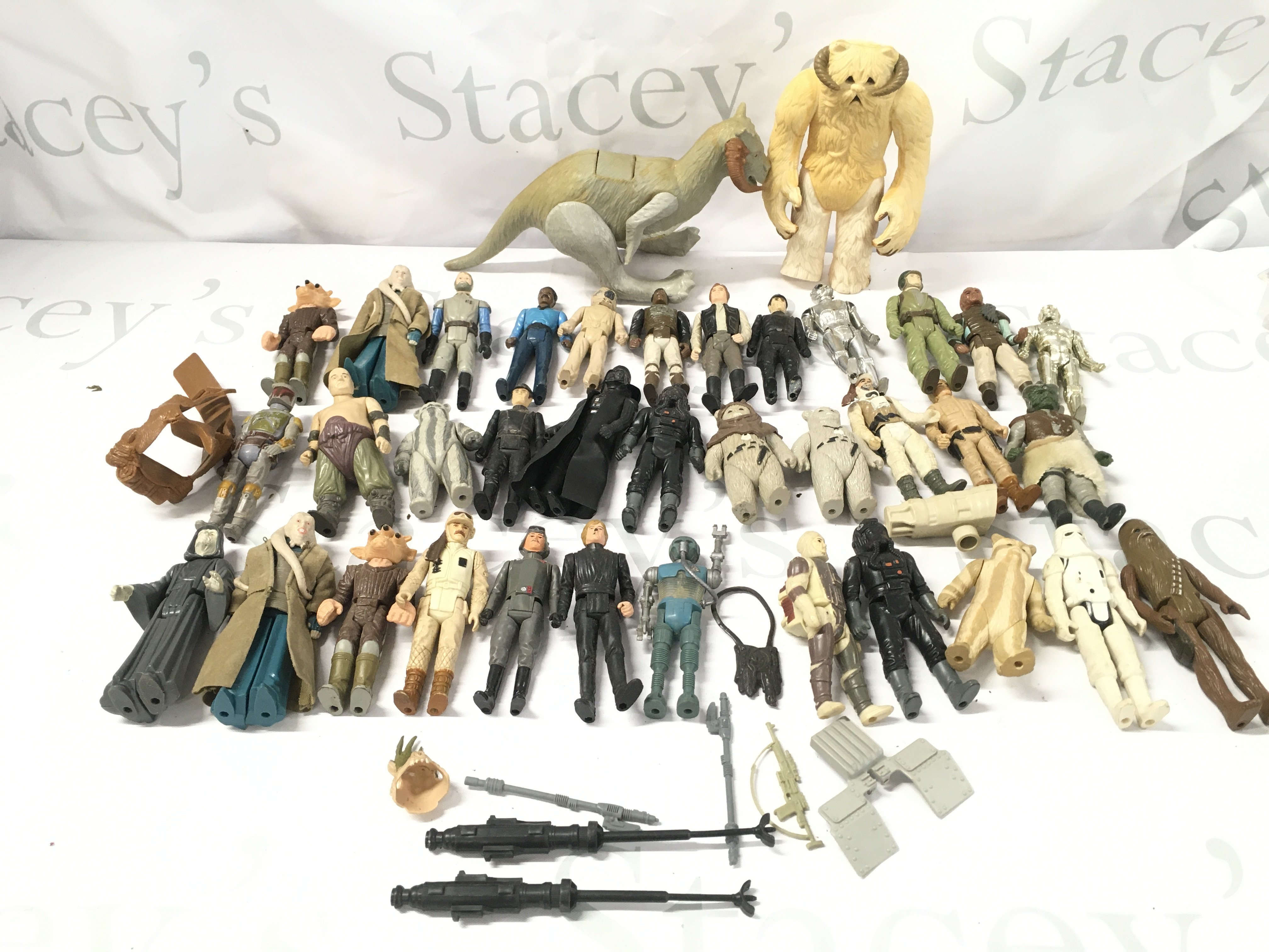 A Collection of Vintage Star Wars Figures And Accessories. And A Boxed At-At. Ideal For Spare Parts Etc. (2).