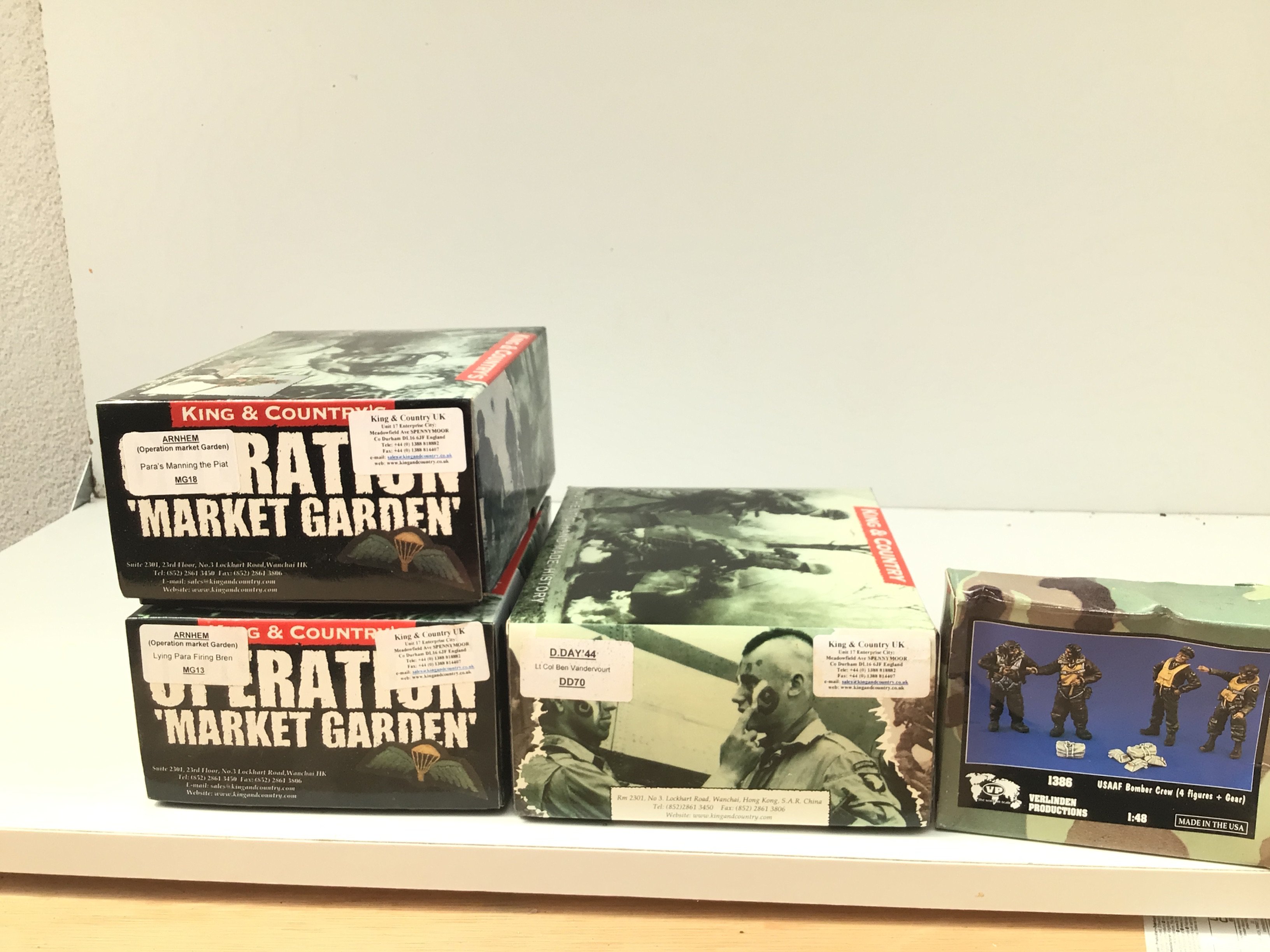 3 x boxed King and Country Minature Military models featuring MG13 Lying Para Firing Bren and MG18 Paras Manning the Piat both from the Arnhem series also from the D Day 1944 series DD70 Lt. Col Ben vandervourt. Plus Verlinden Productions 1386 USAAF bomber crew. No reserve