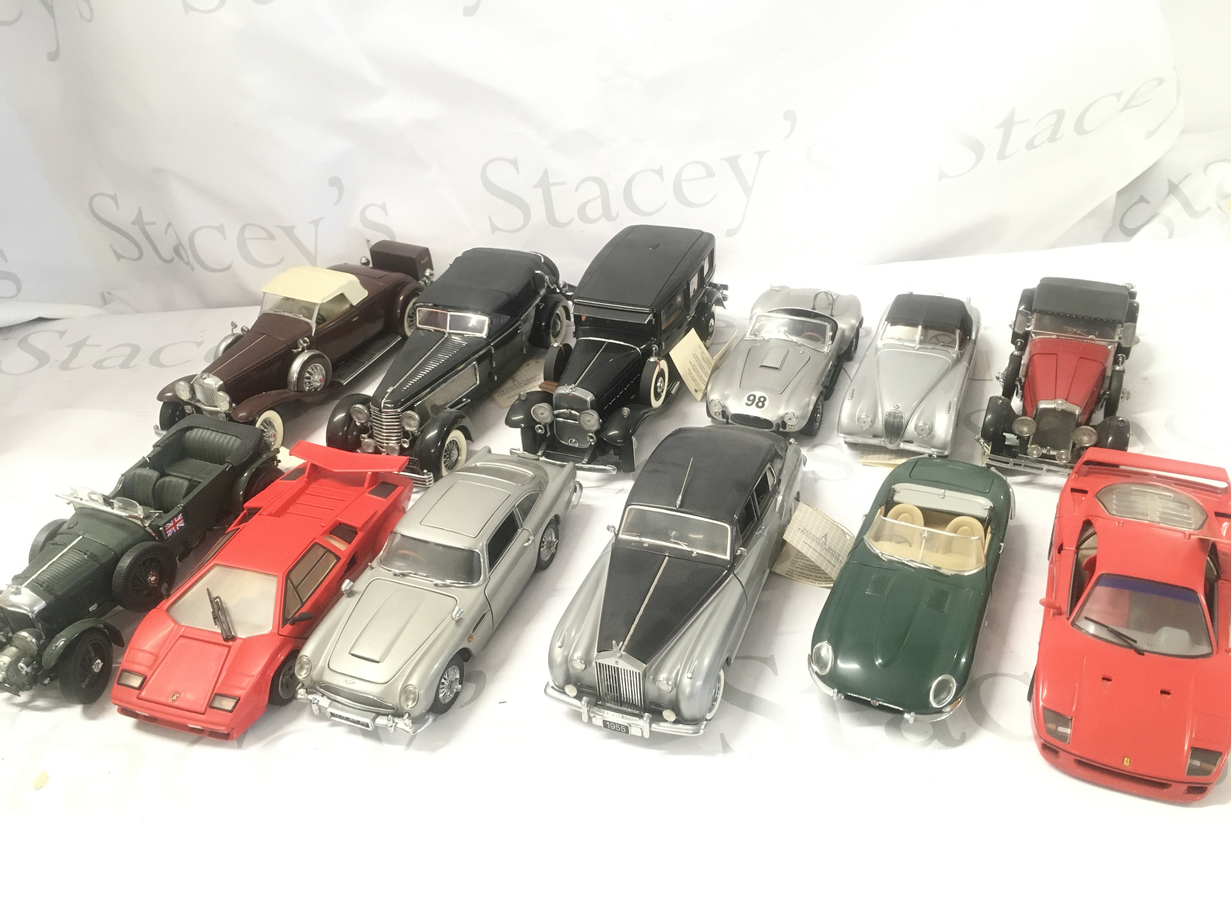A Collection of 12 Franklin Mint Diecast Cars. No Reserve.