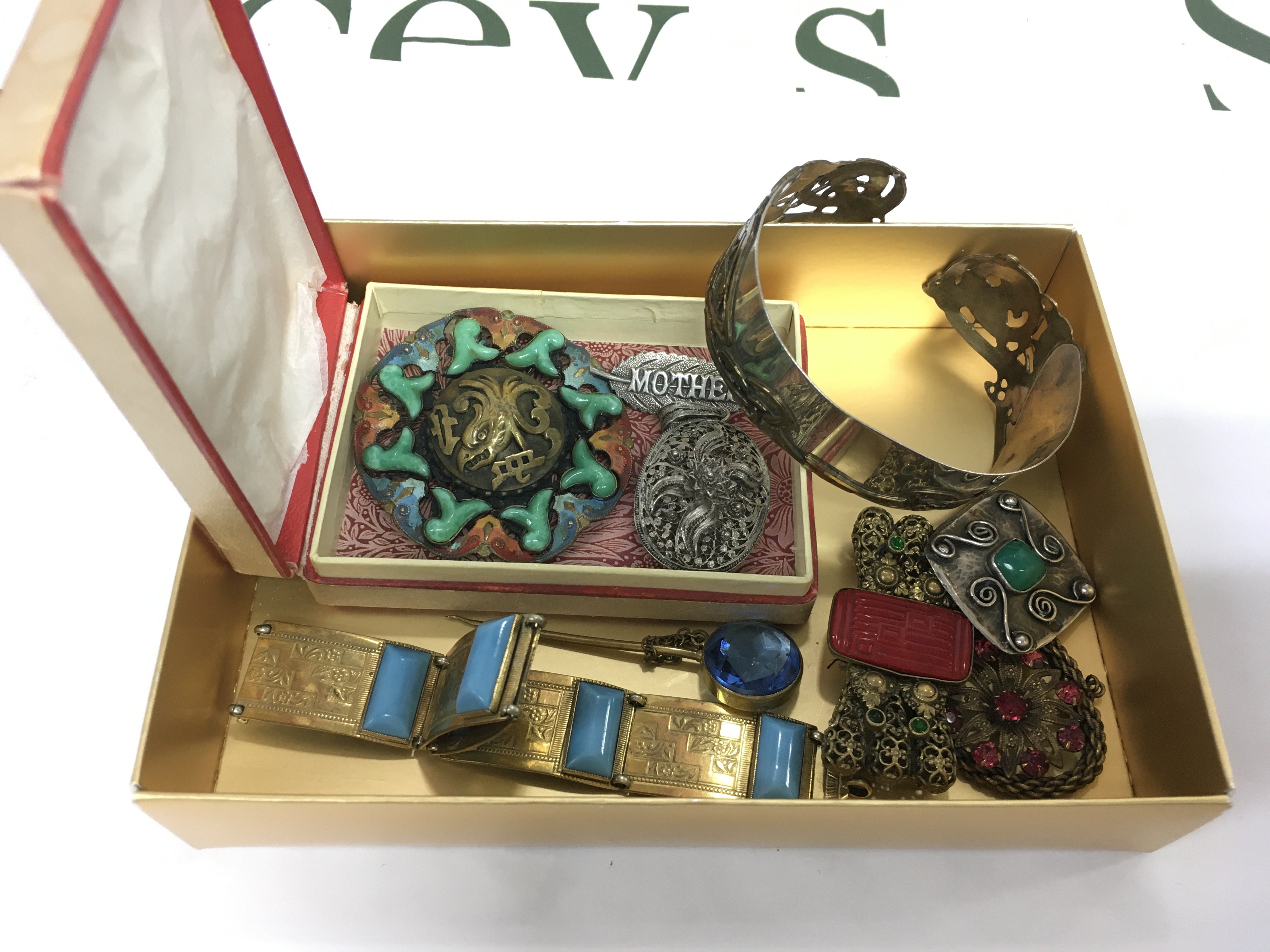 A small collection of vintage jewellery including a Max Neiger brooch etc. Shipping category B.