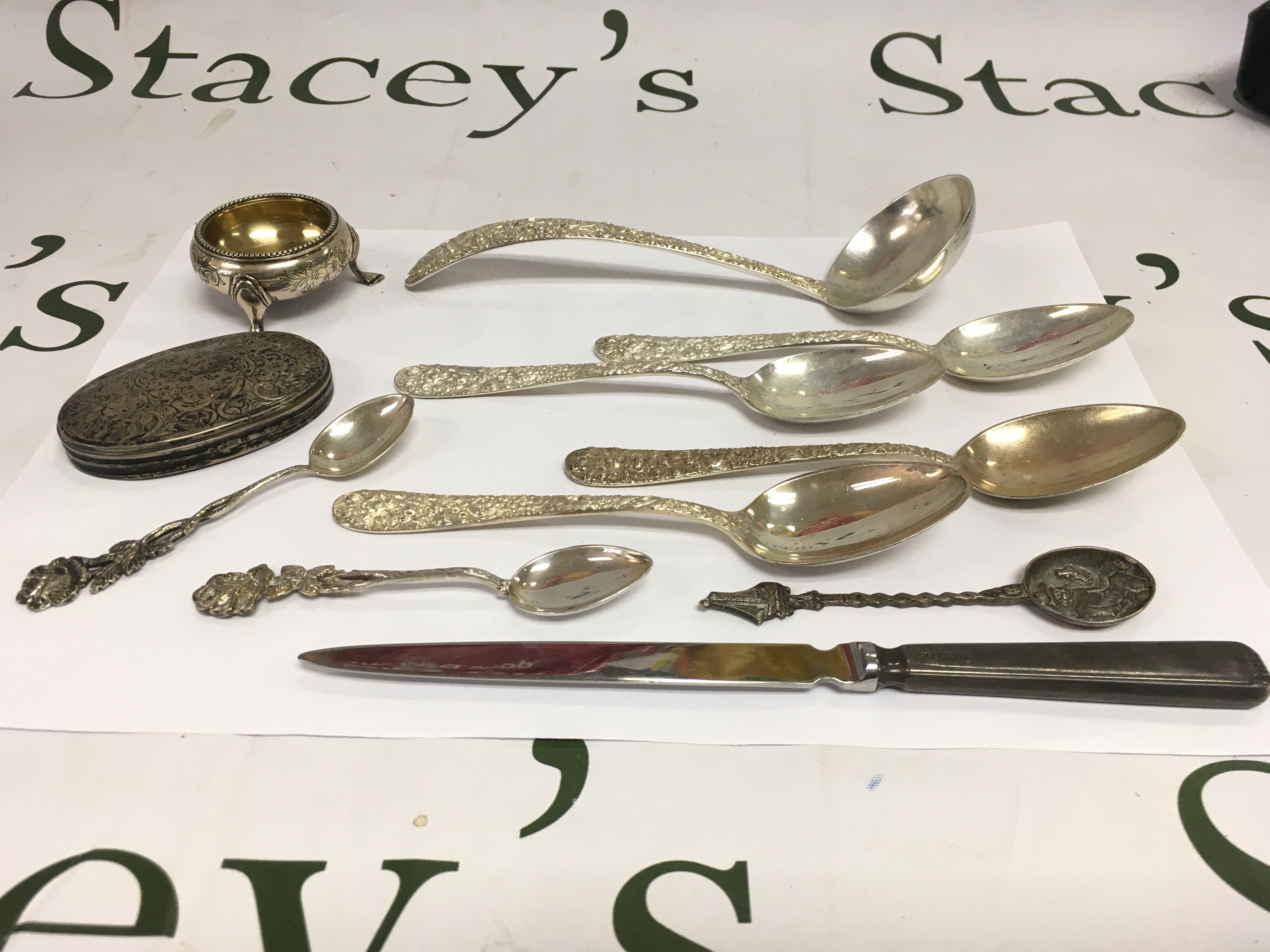 A mixed lot of silver cutlery and other items. Shipping category B.