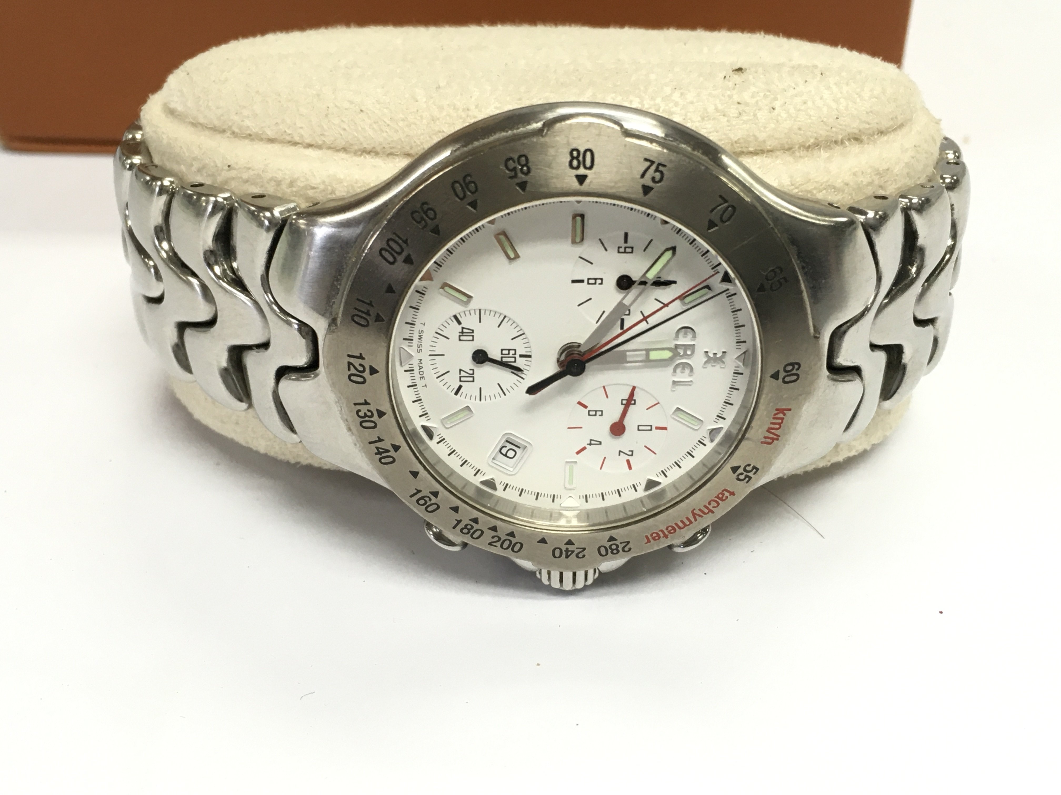 A gents Ebel wristwatch with box and additional link. Seen running. Postage B