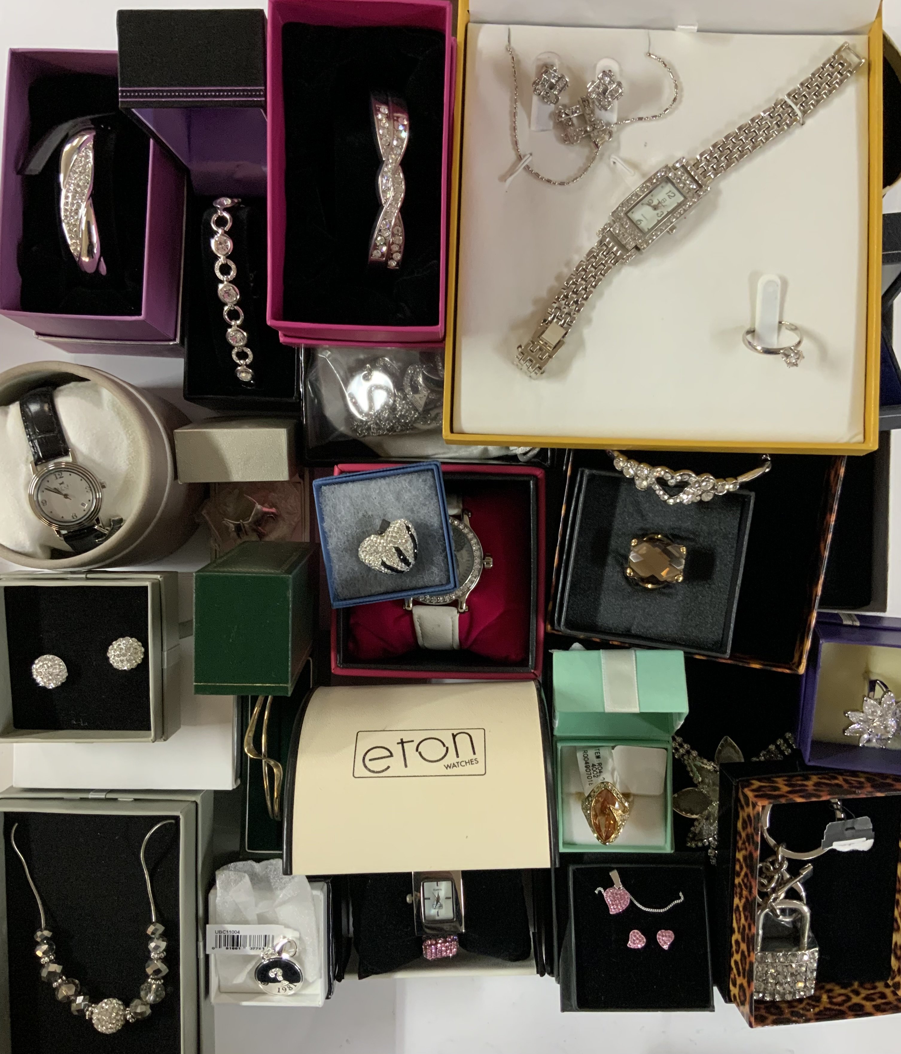 A large collection of modern fashion jewellery NO RESERVE
