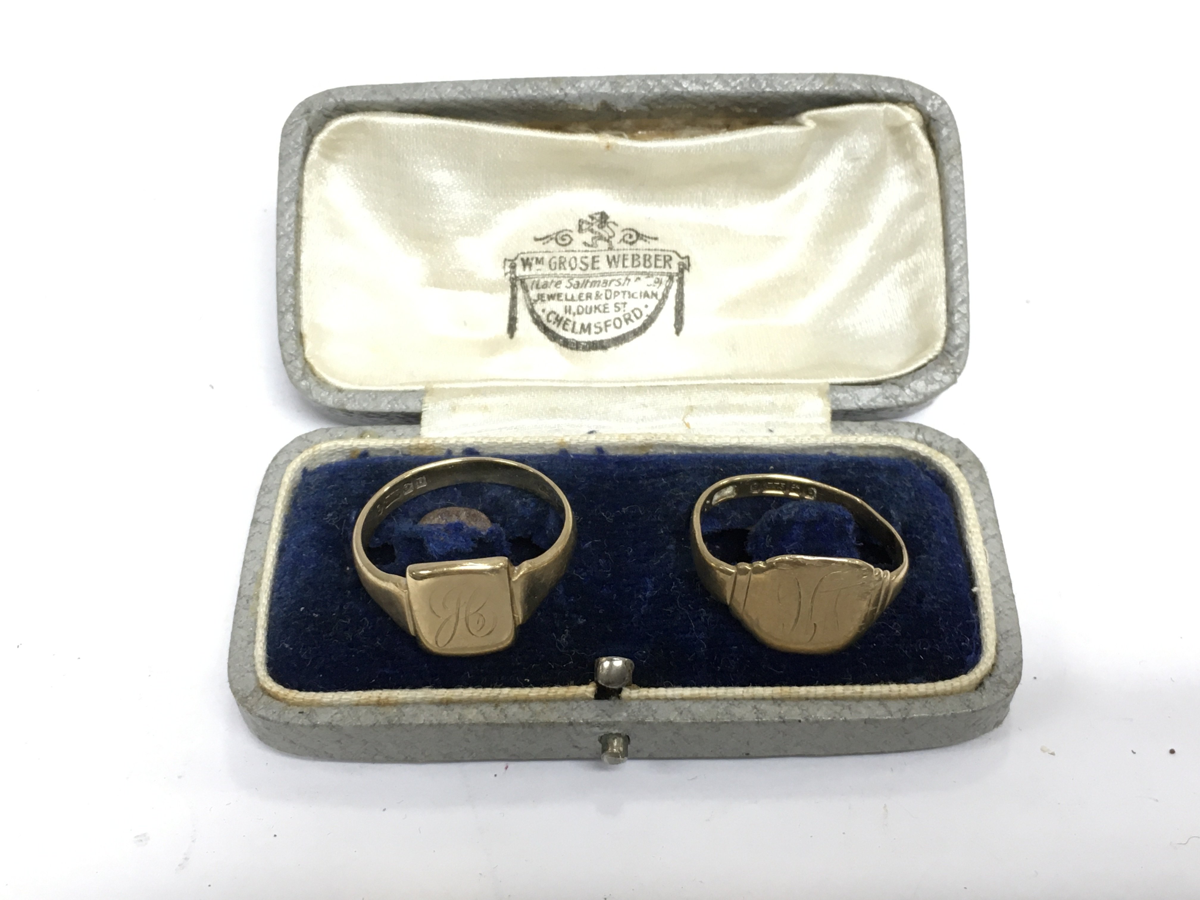 Two 9ct gold gents signet rings, approx total weight 6.4g. Shipping category A.