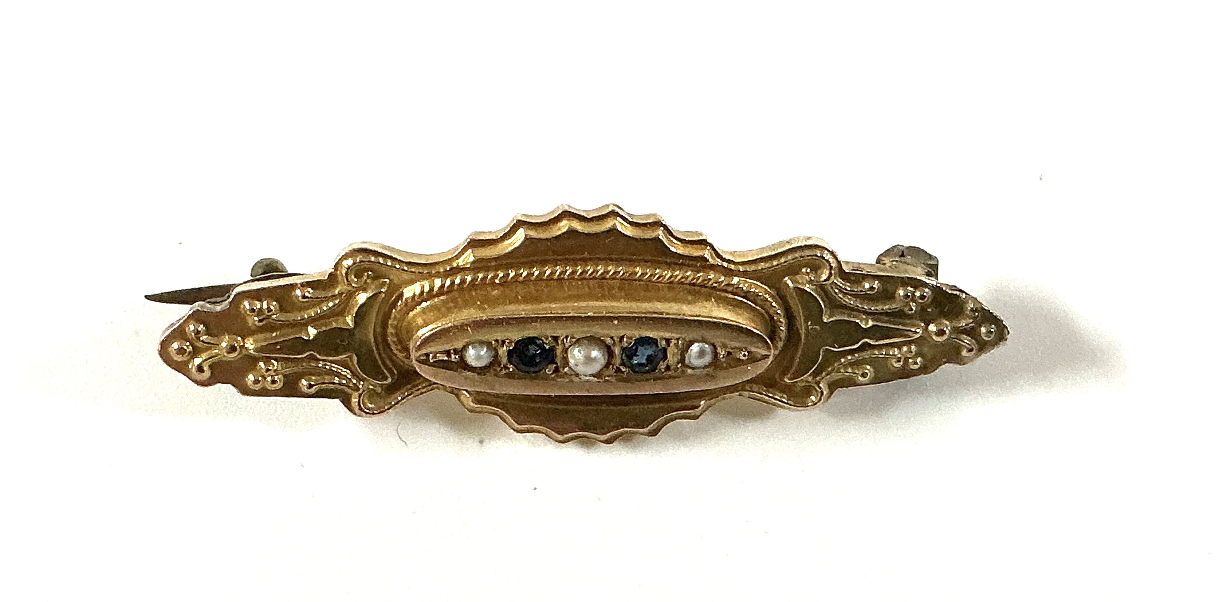 A small Edwardian 9ct gold brooch, some repair (A)