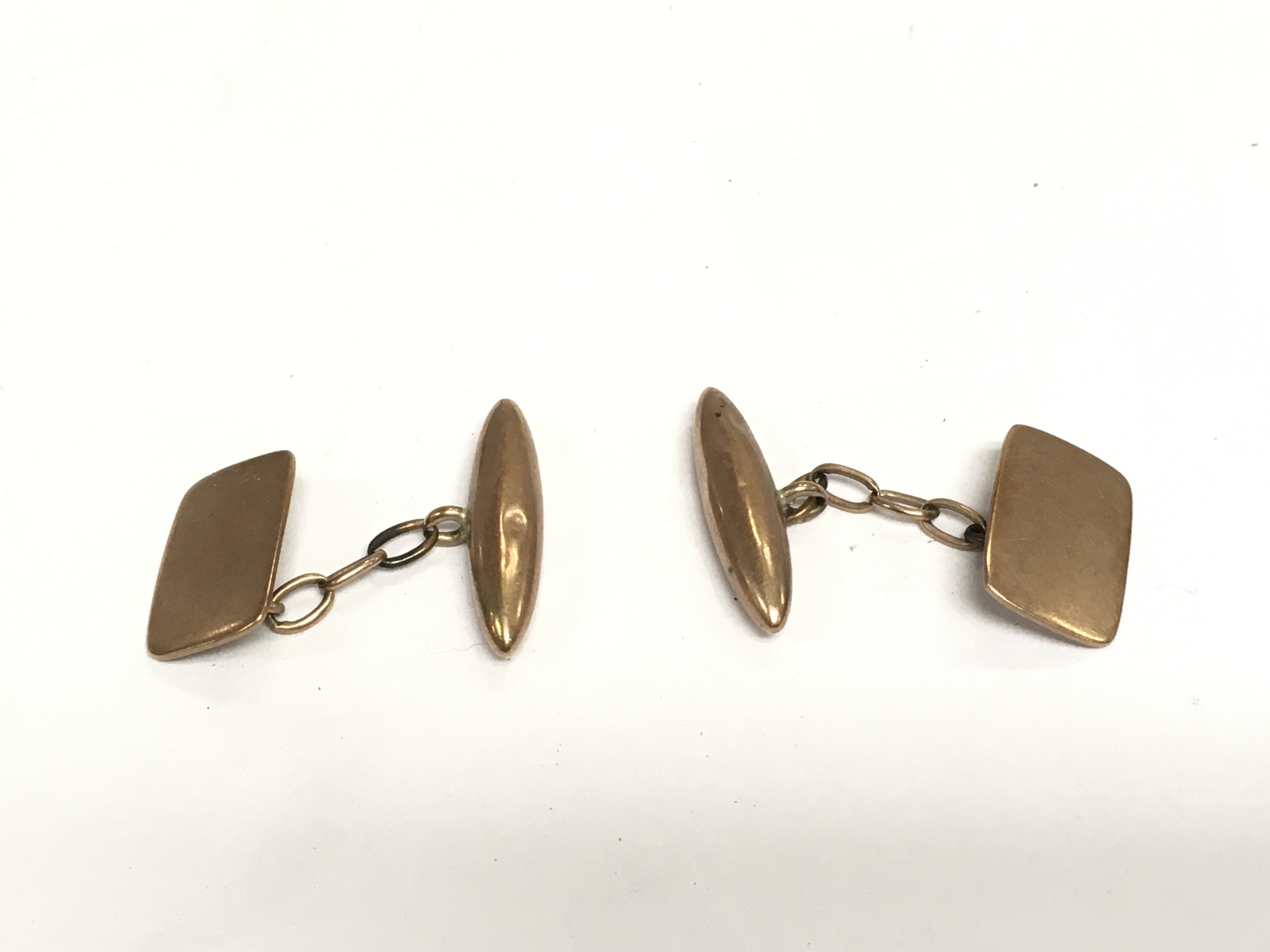 A pair of 9ct gold cufflinks, approx 3.8g. Shipping category A.