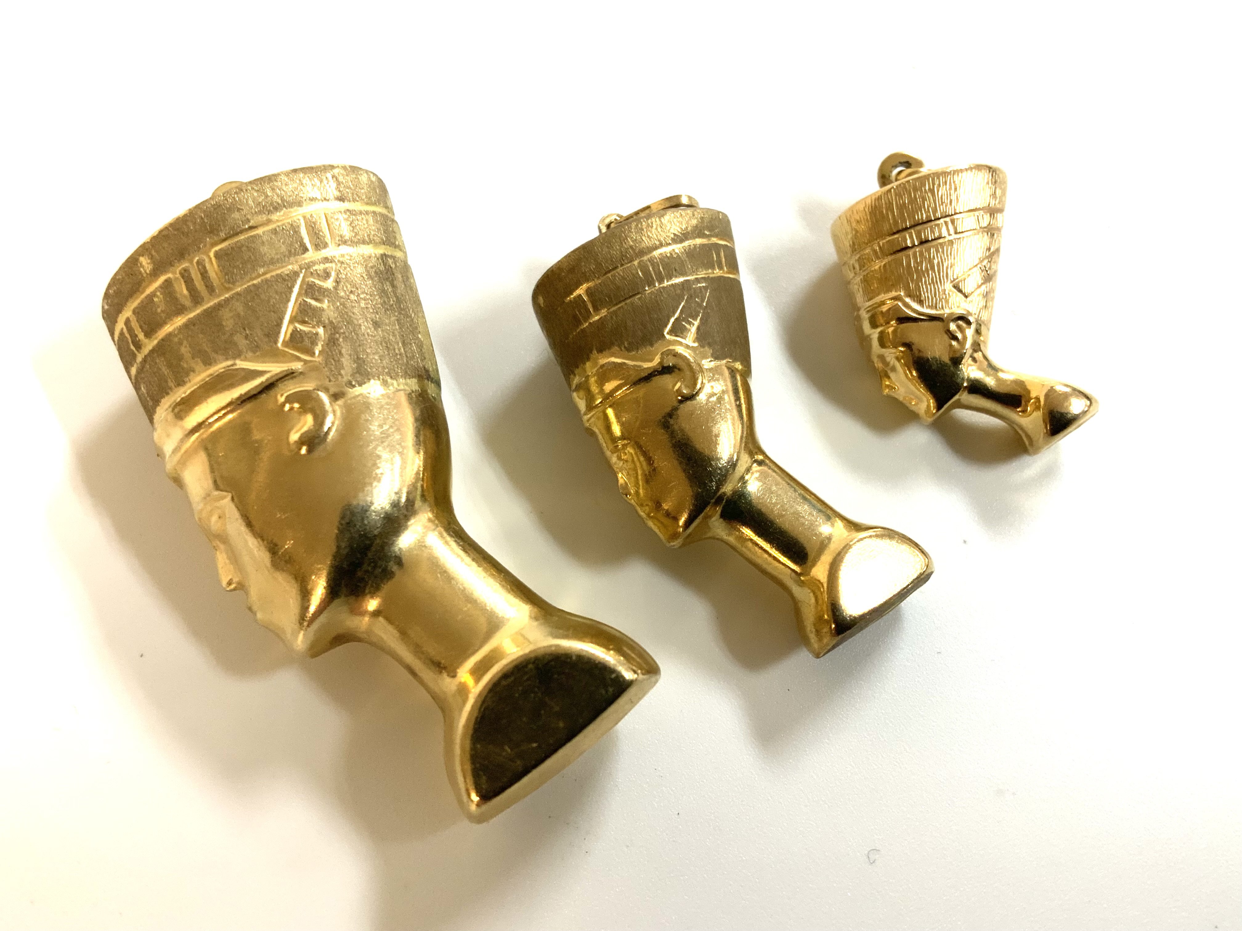 3 9ct gold Nefertiti bust pendants