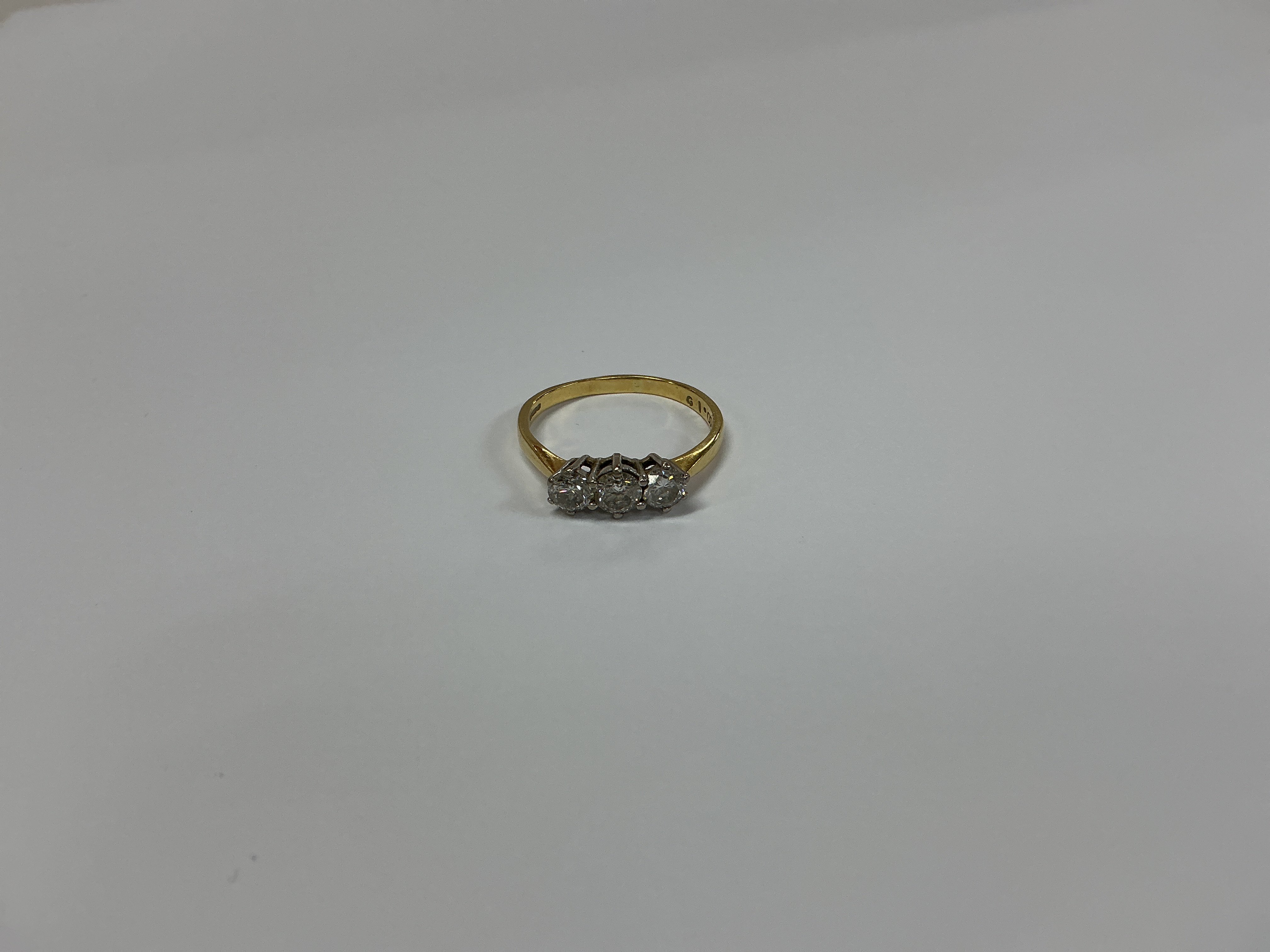 18ct 3 Stone Ring
