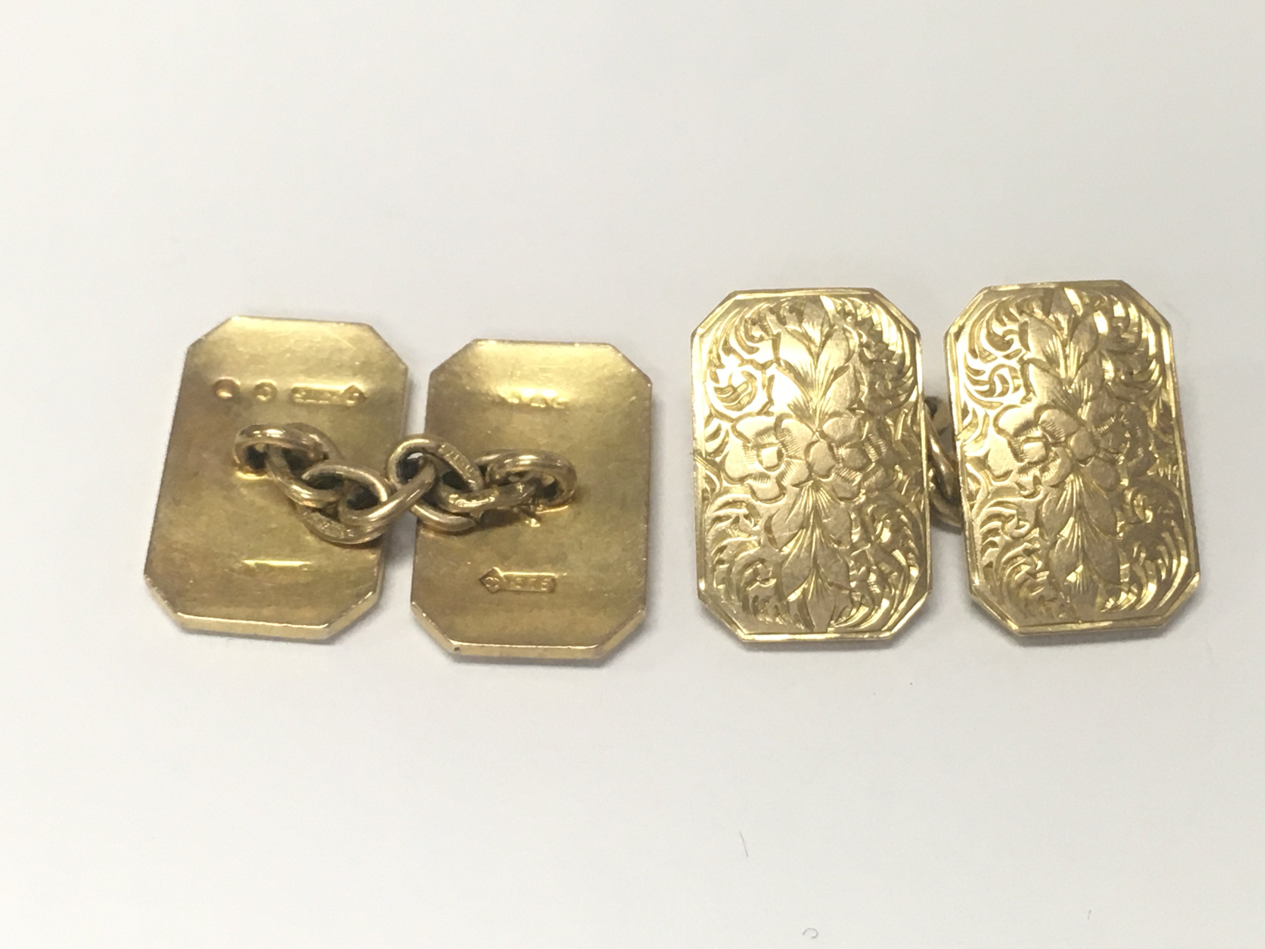 A pair of 9ct gold cufflinks. 9.87g