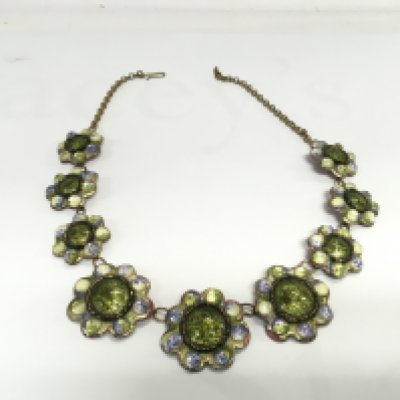 A vintage enamel floral necklace. NO RESERVE