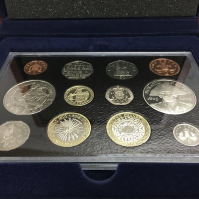 A royal mint 2005 proof coin set. NO RESERVE