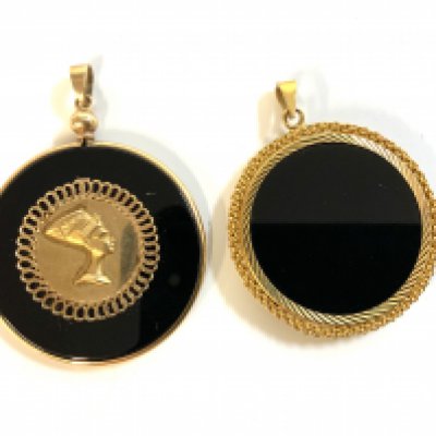2 9ct gold mounted pendants, one with applied panel of Nefertitis head.