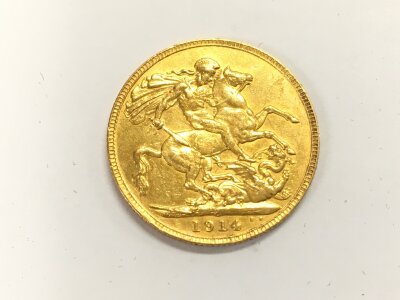 A 1914 full Gold sovereign
