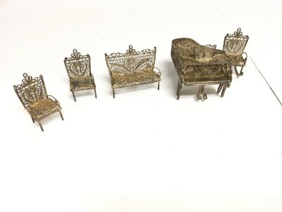 A collection of silver miniatures total weight 44g