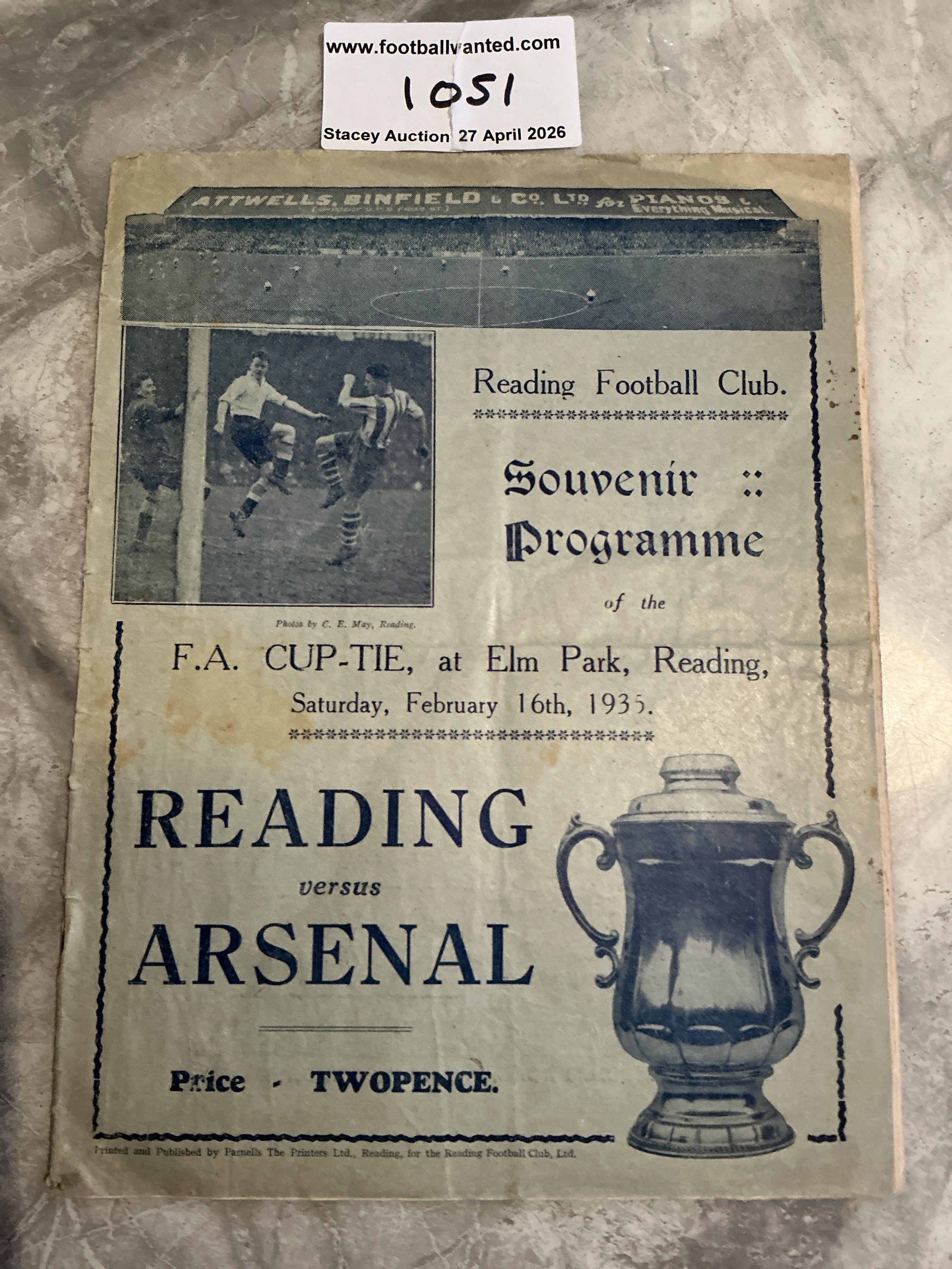 1934 - 1935 Reading v Arsenal FA Cup Football Programme: Good condition programme with no team changes. Fold.