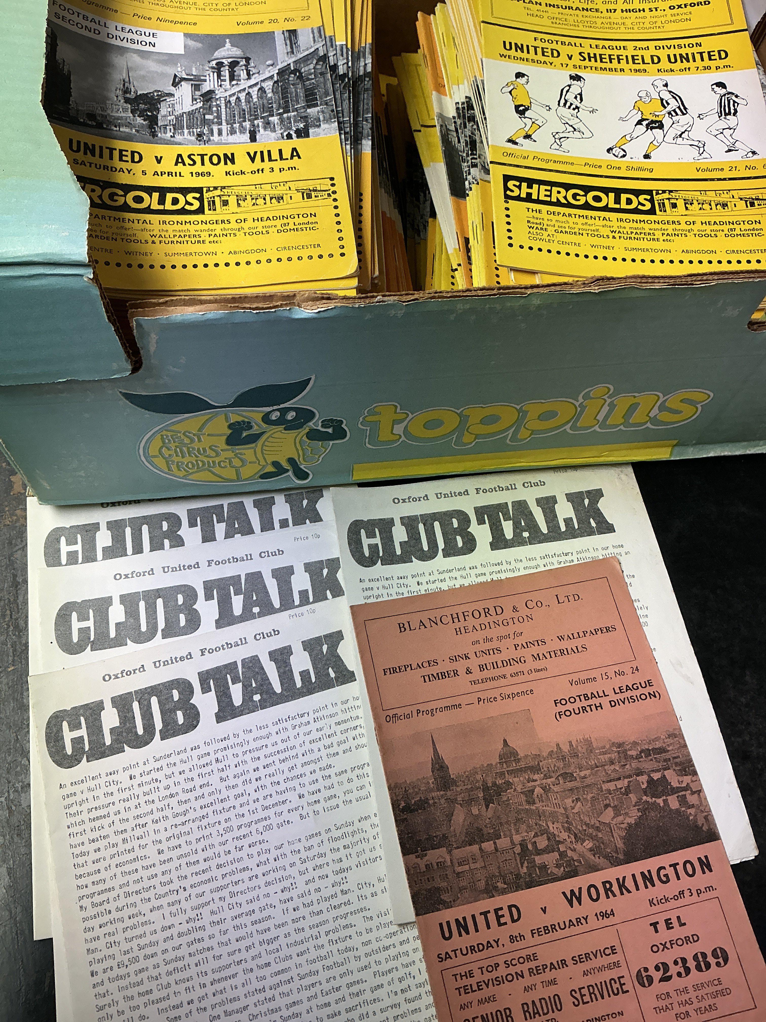 Oxford United Home Football Programmes: Around 200 from the late 60s plus over 100 from the early to mid 70s. Mainly good condition with duplication. (est 300+)