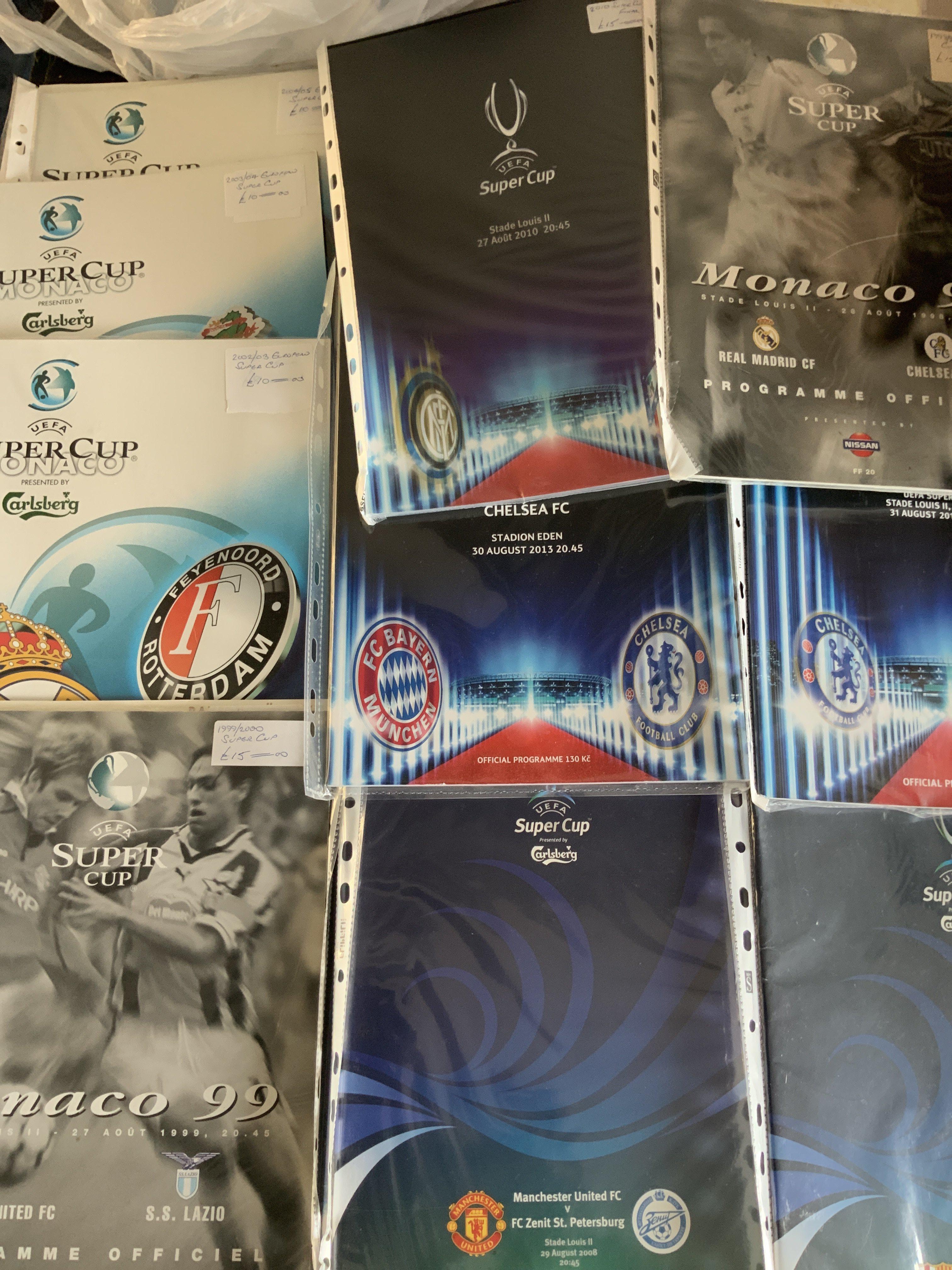 Super Cup Final Football Programmes: Nice collection to include Club World Cup programmes from 1967 to 2005 in very good condition with no duplication. (25)