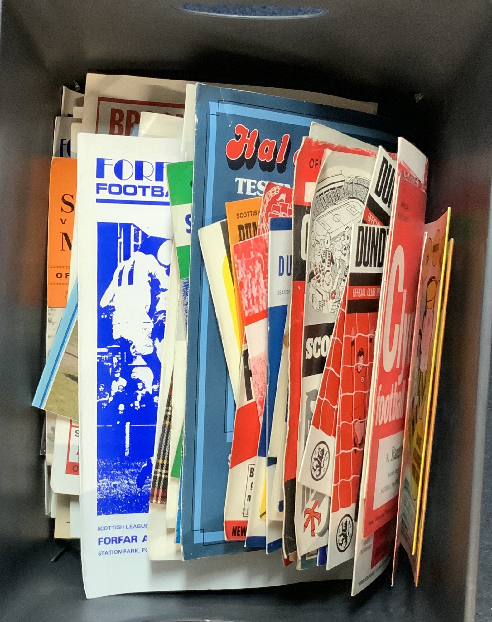 Scottish Football Programmes: Collection of approximately 250 from the 1960s and 1970s. Most clubs featured and includes some specials. Instructions to sell. (est 250).