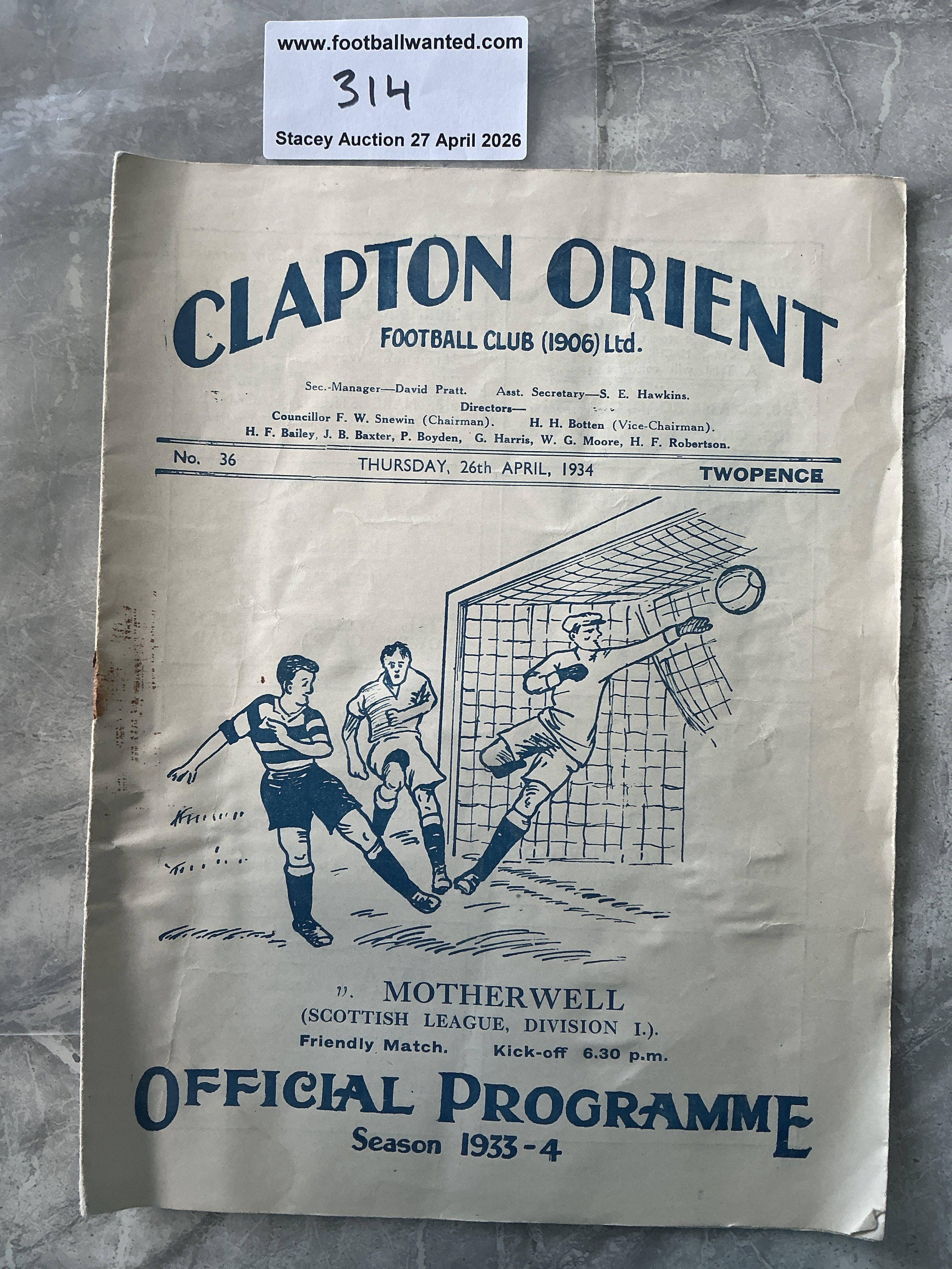 1933 - 1934 Clapton Orient v Motherwell Football Programme: Fair/good condition friendly programme with score and scorers noted inside. Rusty staple holding firm.