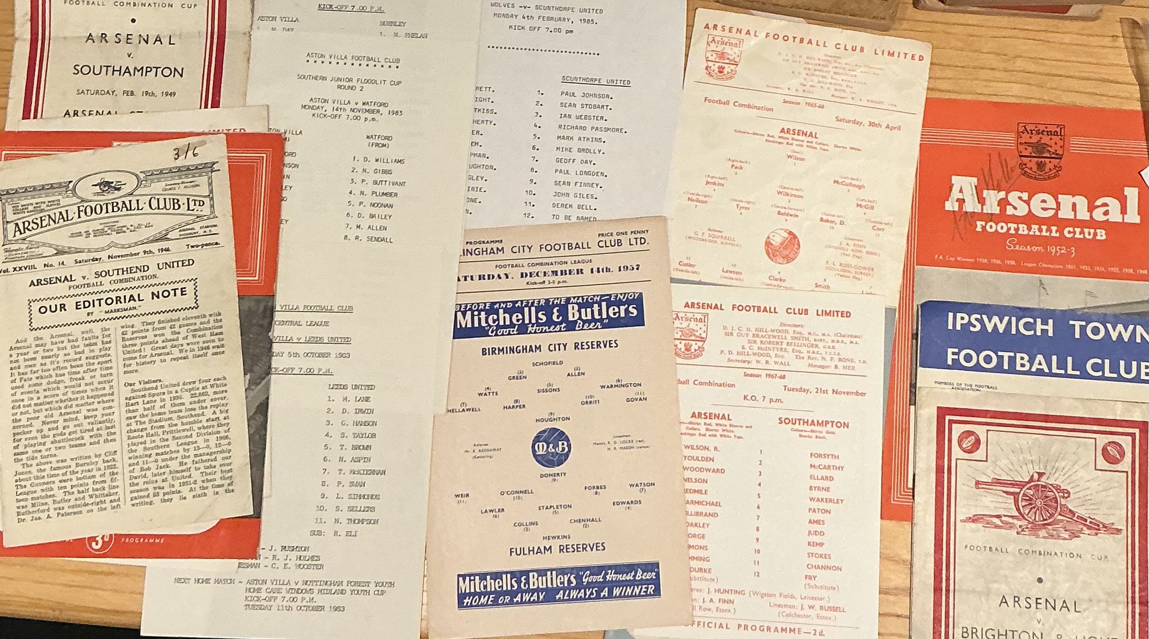 Reserve and Youth Football Programmes: Approximately 190 different programmes from 1948 onwards featuring a variety of clubs. Many youth cup issues(190 aprox)
