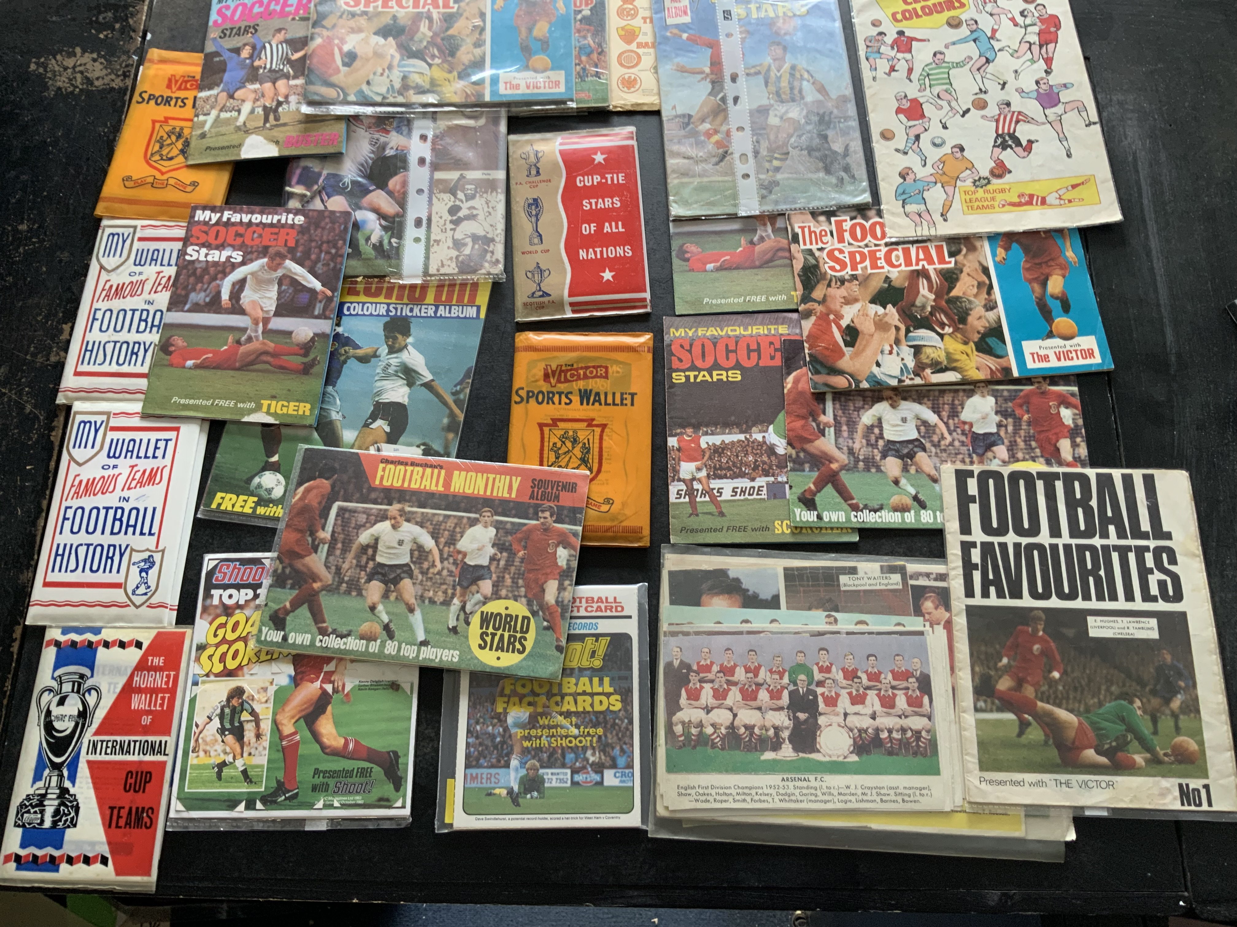 Football Card Collection: Some great sets and albums to include My Favourite Soccer Stars, Hornet, Football Monthly, Victoria, Ace Album, many different Sun albums and much more. 