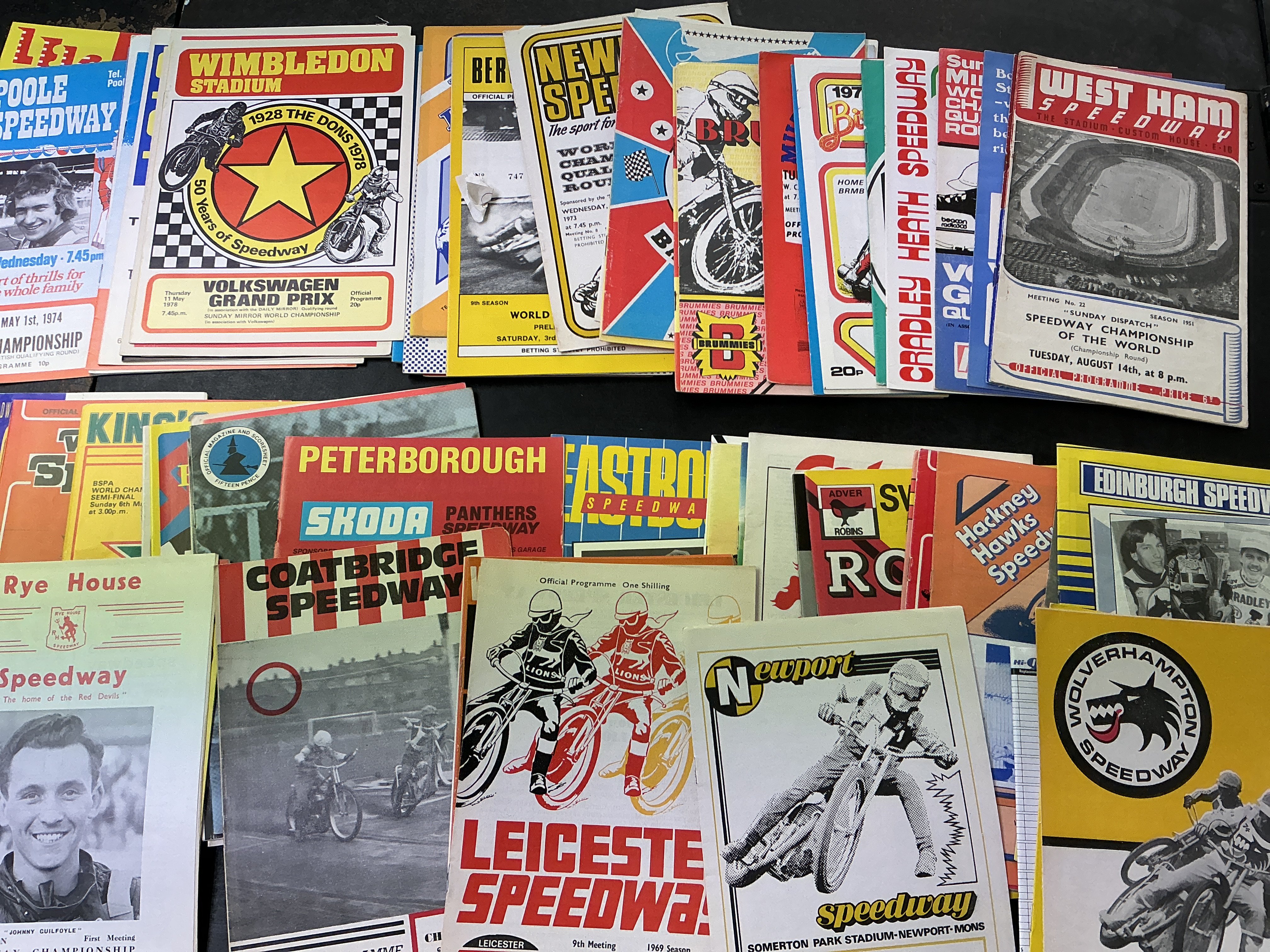 World Championship Speedway Programmes: From many different venues mainly from the 70s onwards. Good. (75)