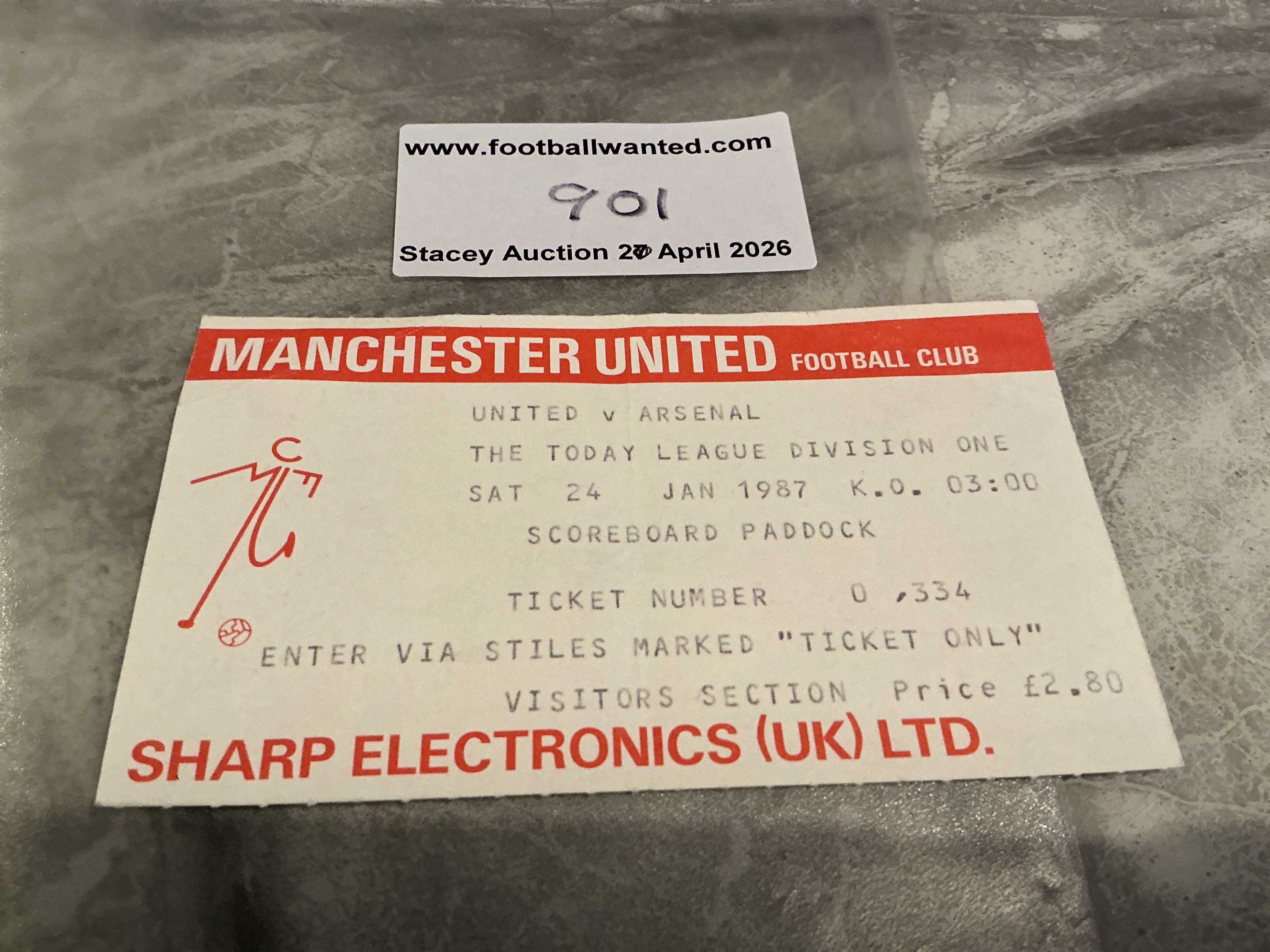 86/87 Manchester United v Arsenal Football Ticket: Good condition league match ticket with fold. 