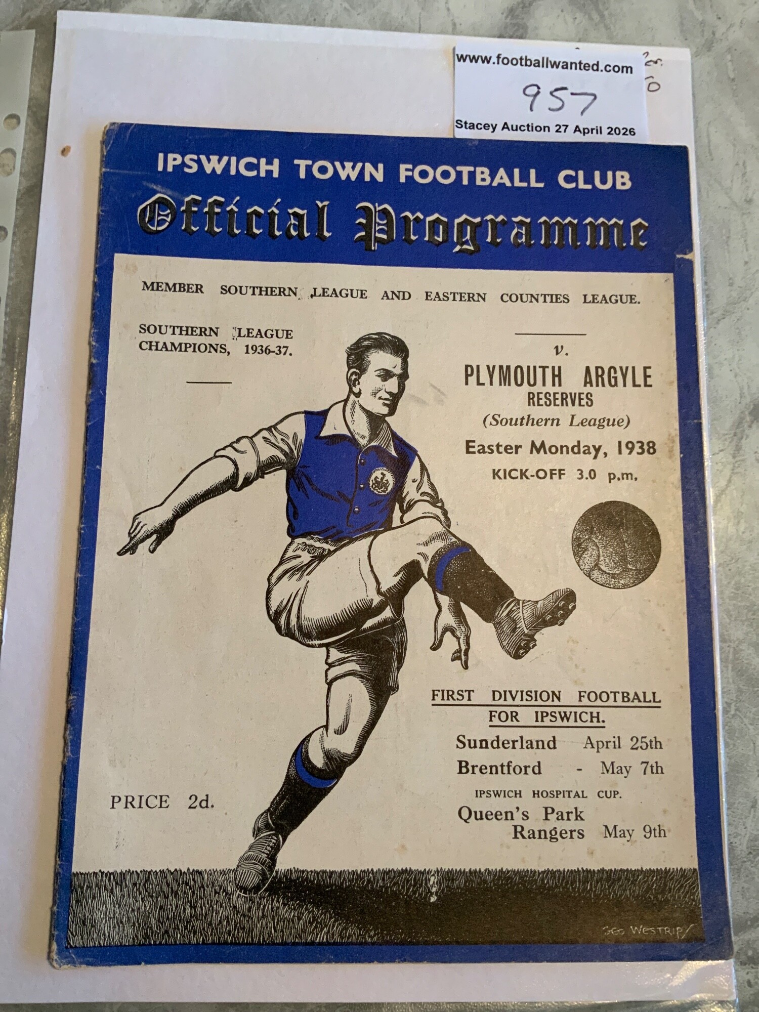 37/38 Ipswich Town v Plymouth Argyle Reserves Football Programme: Southern League match 18 4 1938 in good condition with team changes. Rusty staples making centre page loose.