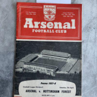 57/58 Arsenal v Nottingham Forest Postponed Football Programme: Excellent condition 1st division programme dated 5 4 1958. No team changes.