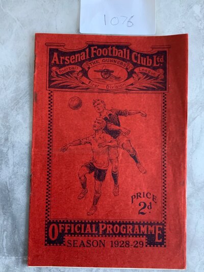 1928 - 1929 Arsenal v Bolton Football Programme: Division One match in good condition with no team changes. Rusty staples holding firm.