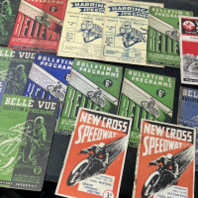 Belle Vue Speedway Programmes: Sixteen programmes from 1937 to 1939. Mainly home programmes which include a trial match v West Ham, International and selection meetings. (16)