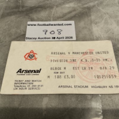 80/81 Arsenal v Manchester United Football Ticket: 1st division match ticket in good condition with light fold. 
