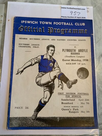 37/38 Ipswich Town v Plymouth Argyle Reserves Football Programme: Southern League match 18 4 1938 in good condition with team changes. Rusty staples making centre page loose.