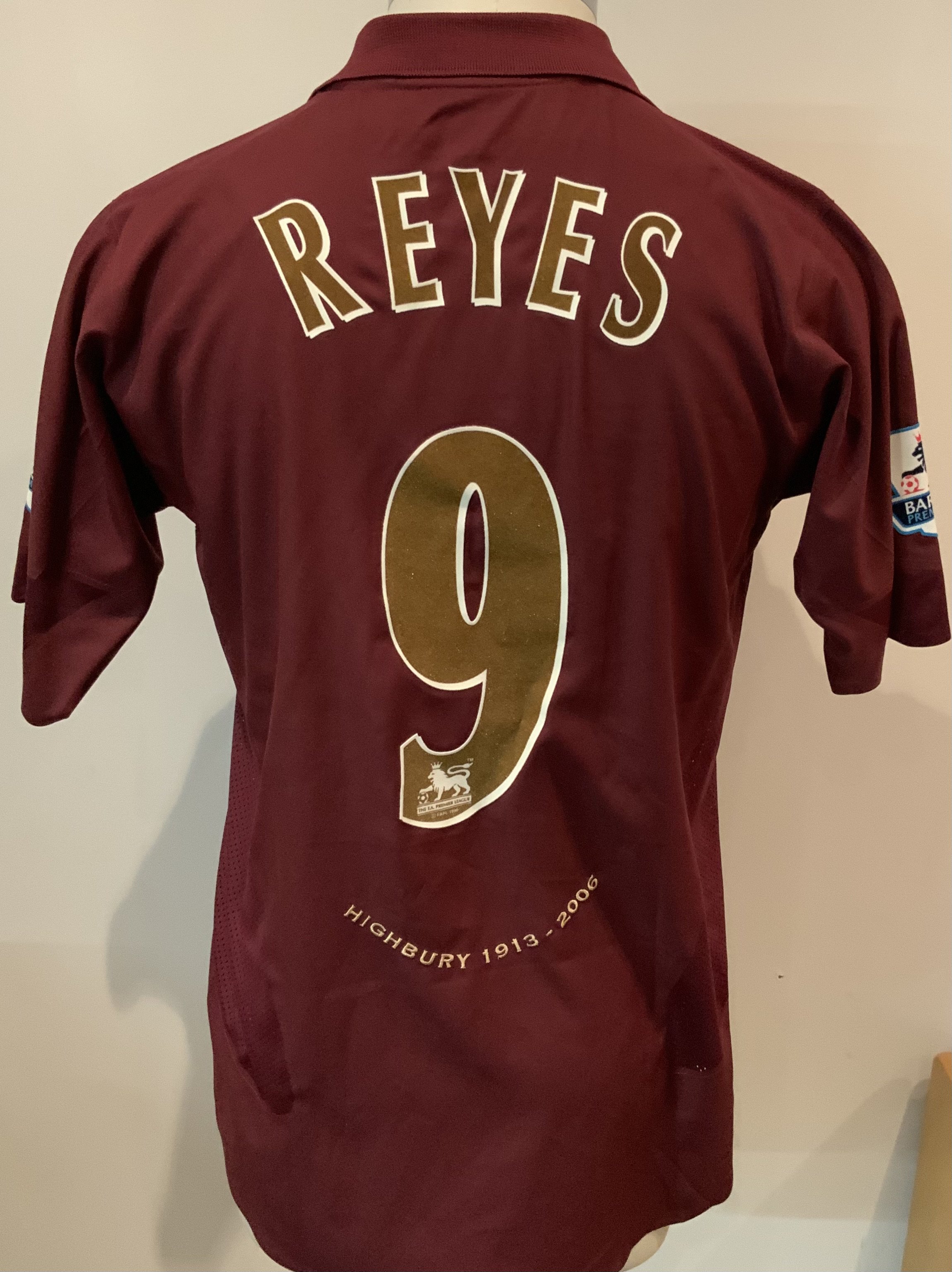 Arsenal Reyes 2005 - 2006 Match Worn Redcurrant Home Football Shirt: Nike short sleeve shirt with 02 sponsorship. Reyes 9 to rear and Premier League badging to sleeve. Worn by the late great Spanish International Reyes in the final season at Highbury. Direct from top source who we know.