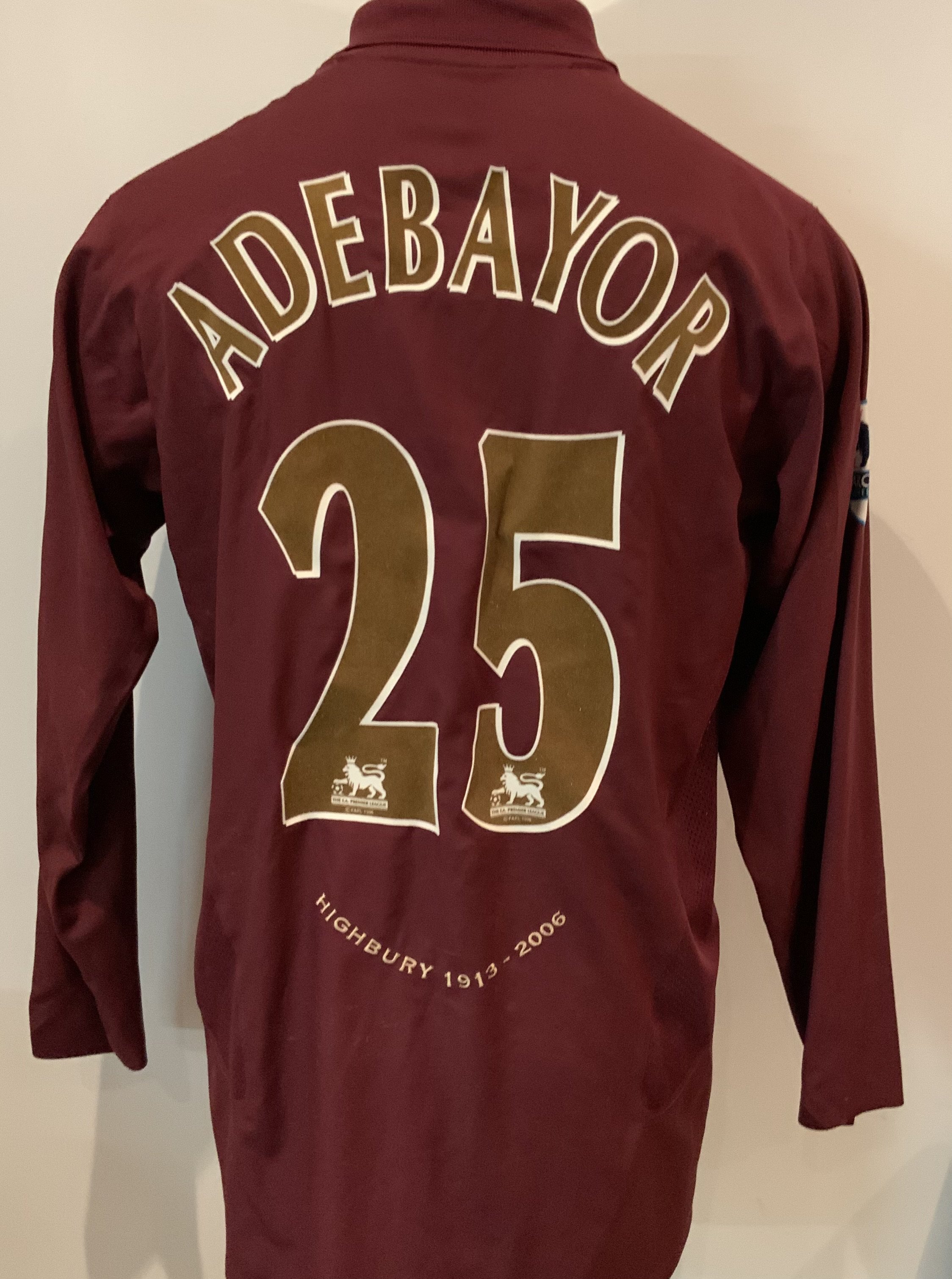 Arsenal Adebayor 2005 - 2006 Match Worn Redcurrant Home Football Shirt: Nike long sleeve shirt with 02 sponsorship. Adebayor 25 to rear and Premier League badging to sleeve. Worn by Adebayor in the final season at Highbury. Direct from top source who we know.