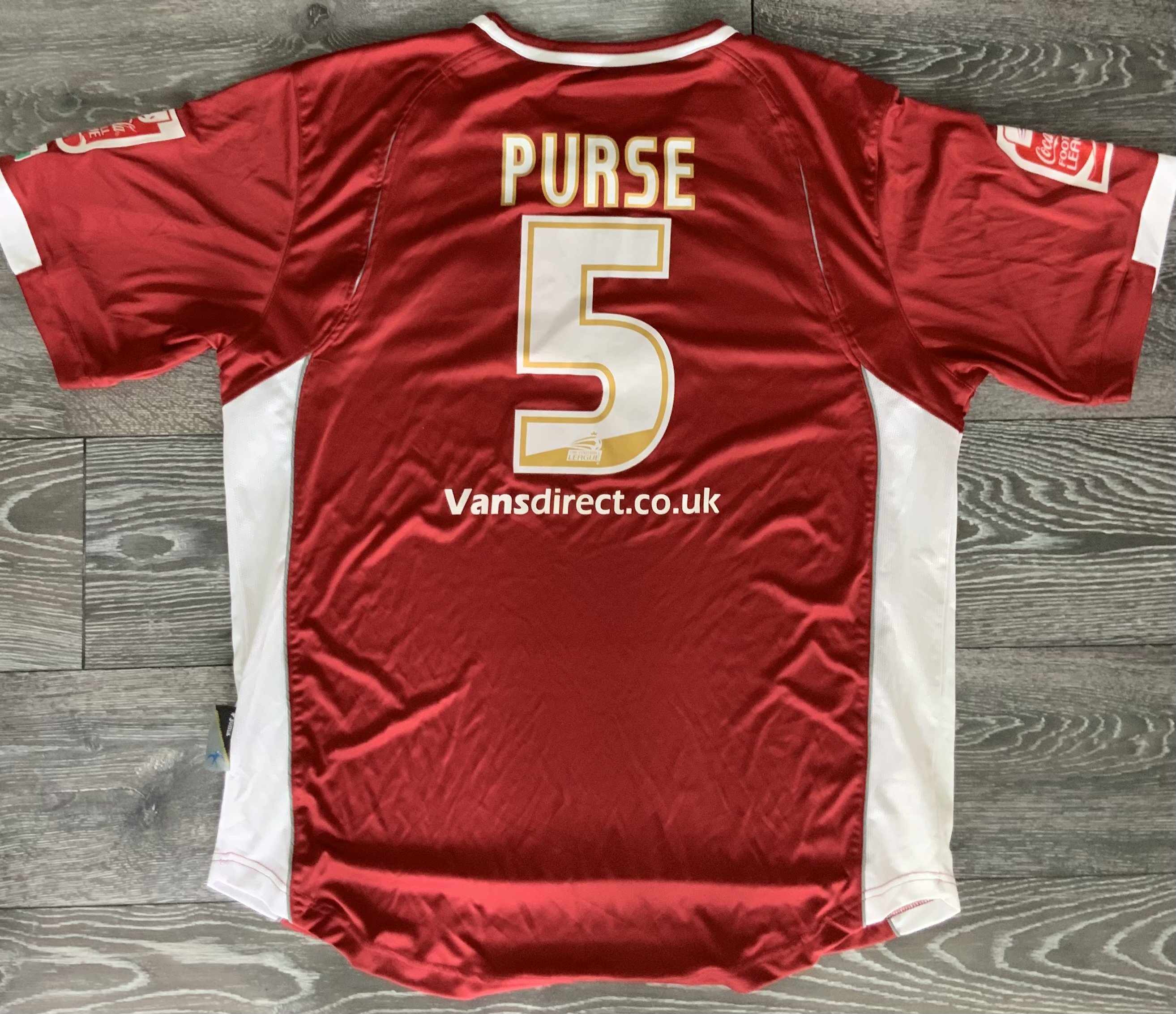 2008 - 2009 Cardiff City Match Worn Football Shirt: XL size away red shirt with Coca Cola League badging to sleeves. Number 5 Purse to rear.