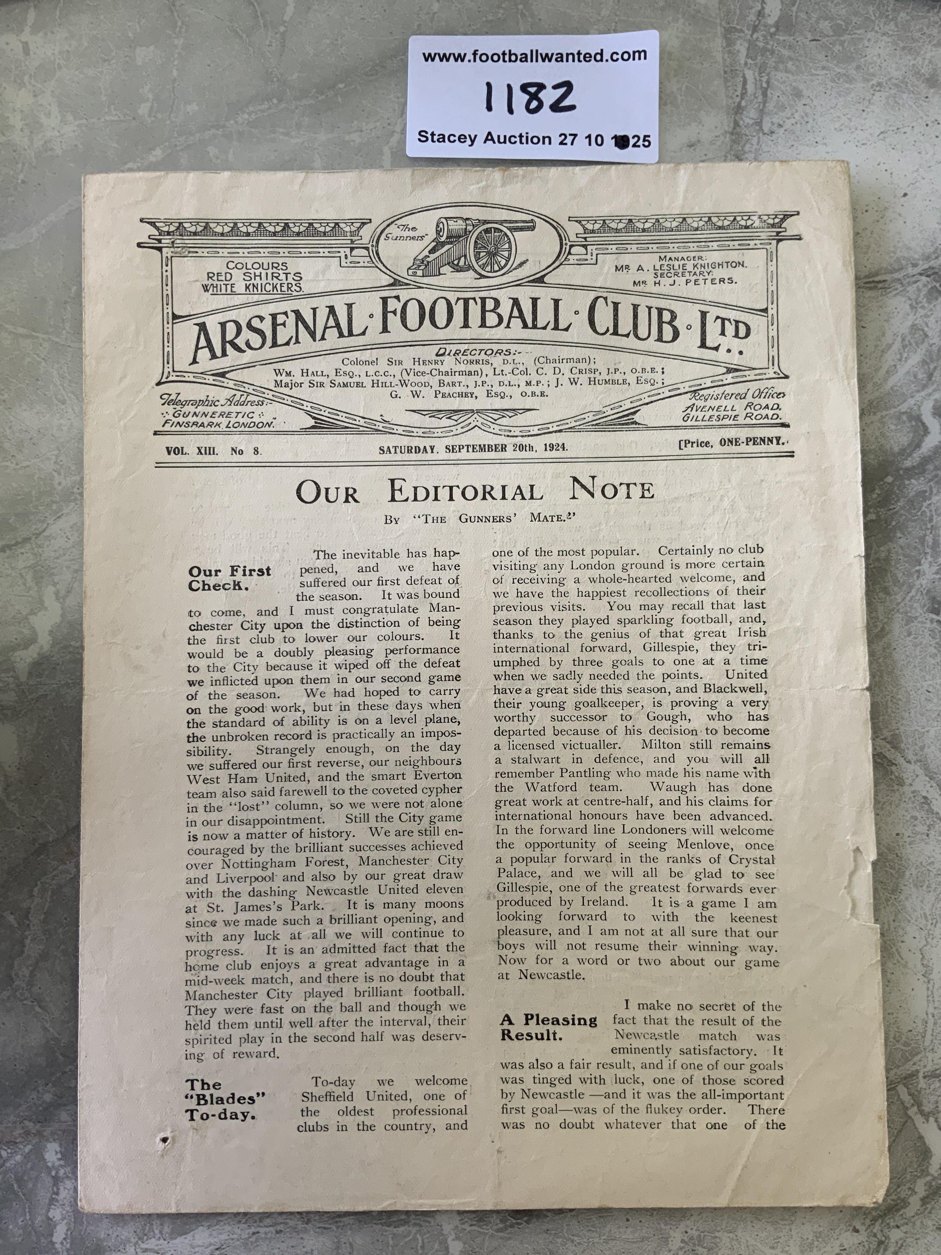 1924 - 1925 Arsenal v Sheffield United Football Programme: Fair/good condition 4 pager for league match on 20 9 1924. Slight paper loss to border not affecting any text. Two team changes.