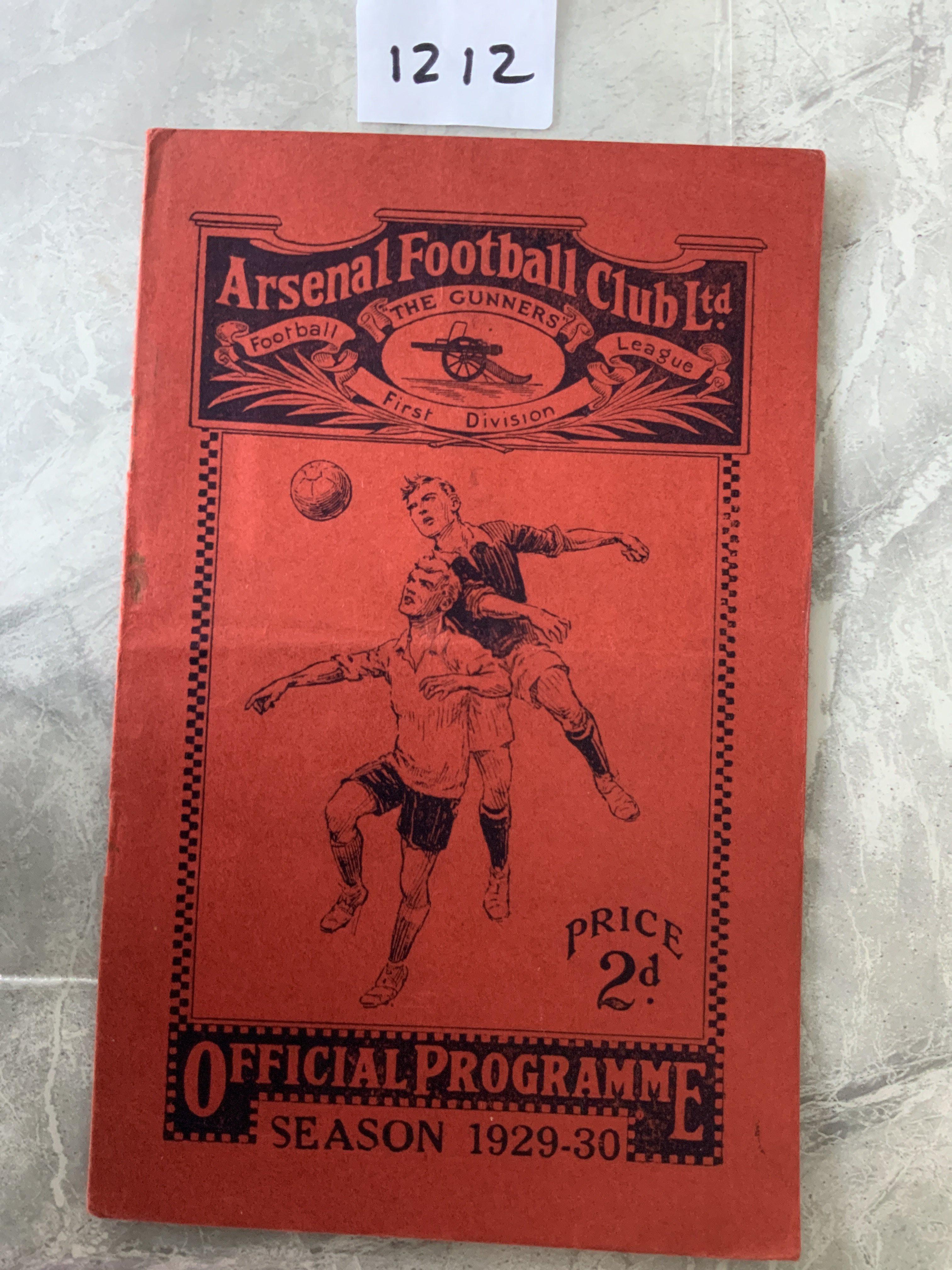1929 - 1930 Arsenal v Burnley Football Programme: Excellent condition league match dated 14 9 1929. Team changes.