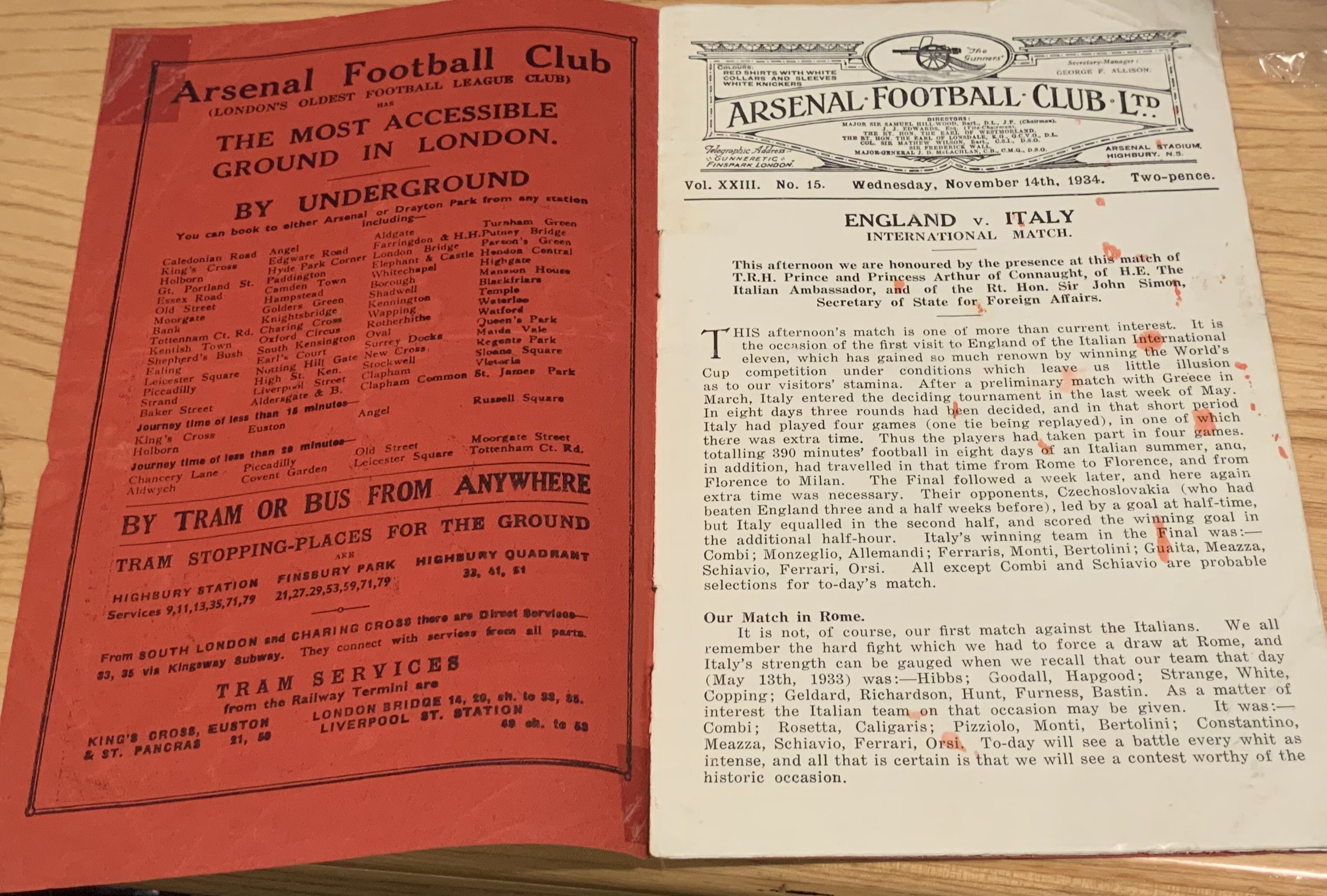 1934 - 1935 England v Italy Football Programme: Full International played at Arsenal. Slight imperfections to cover and page 3. International match dated 14 11 1934. No team changes. Good.