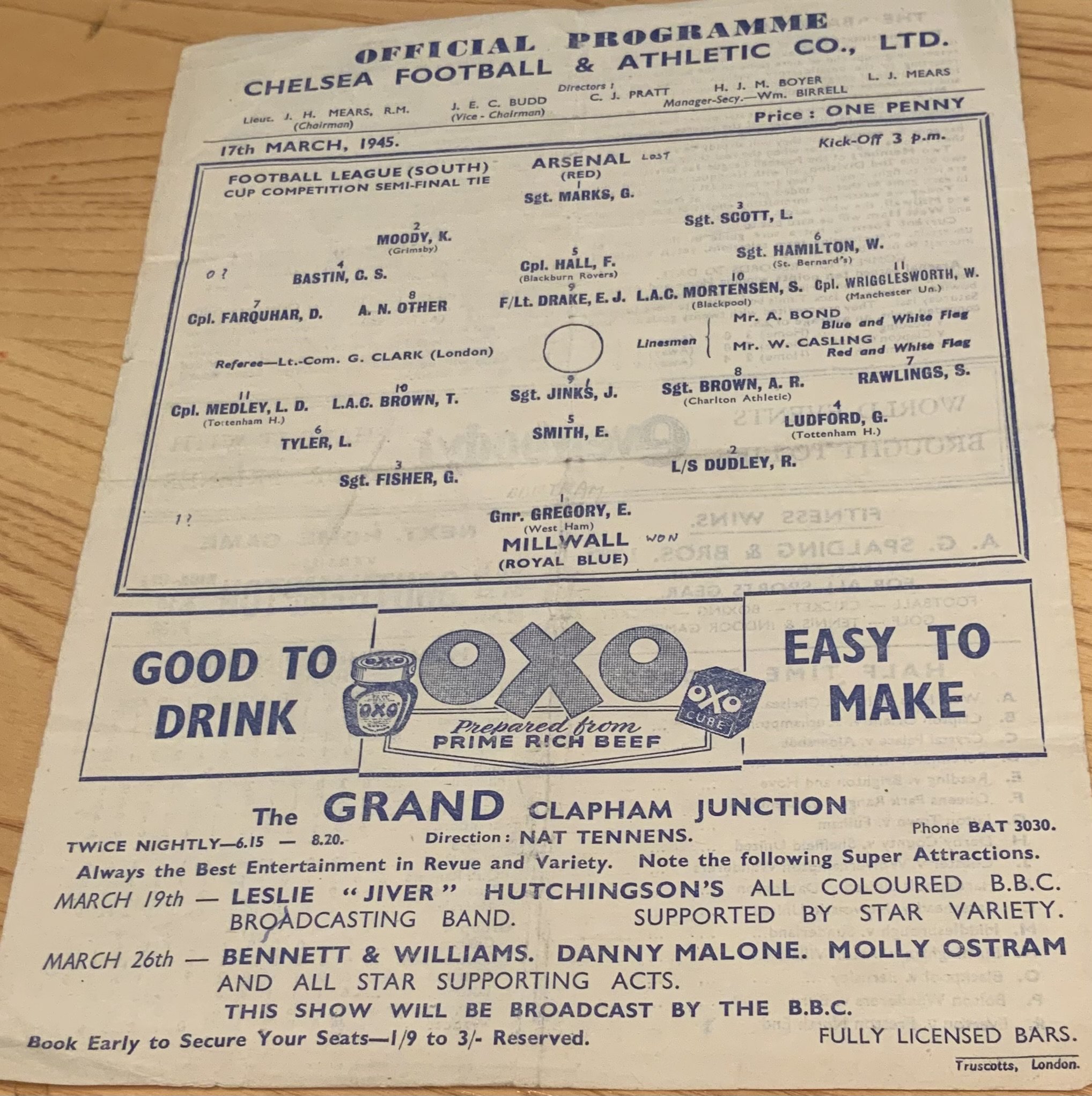 1944 - 1945 Arsenal v Millwall War Cup Semi Final at Chelsea Football Programme: Good with slight centre fold. Dated 17 3 1945. No team changes. Comes with two Fulham programmes v Arsenal and Charlton and one poor Leicester v Arsenal 1941 programme. (4)