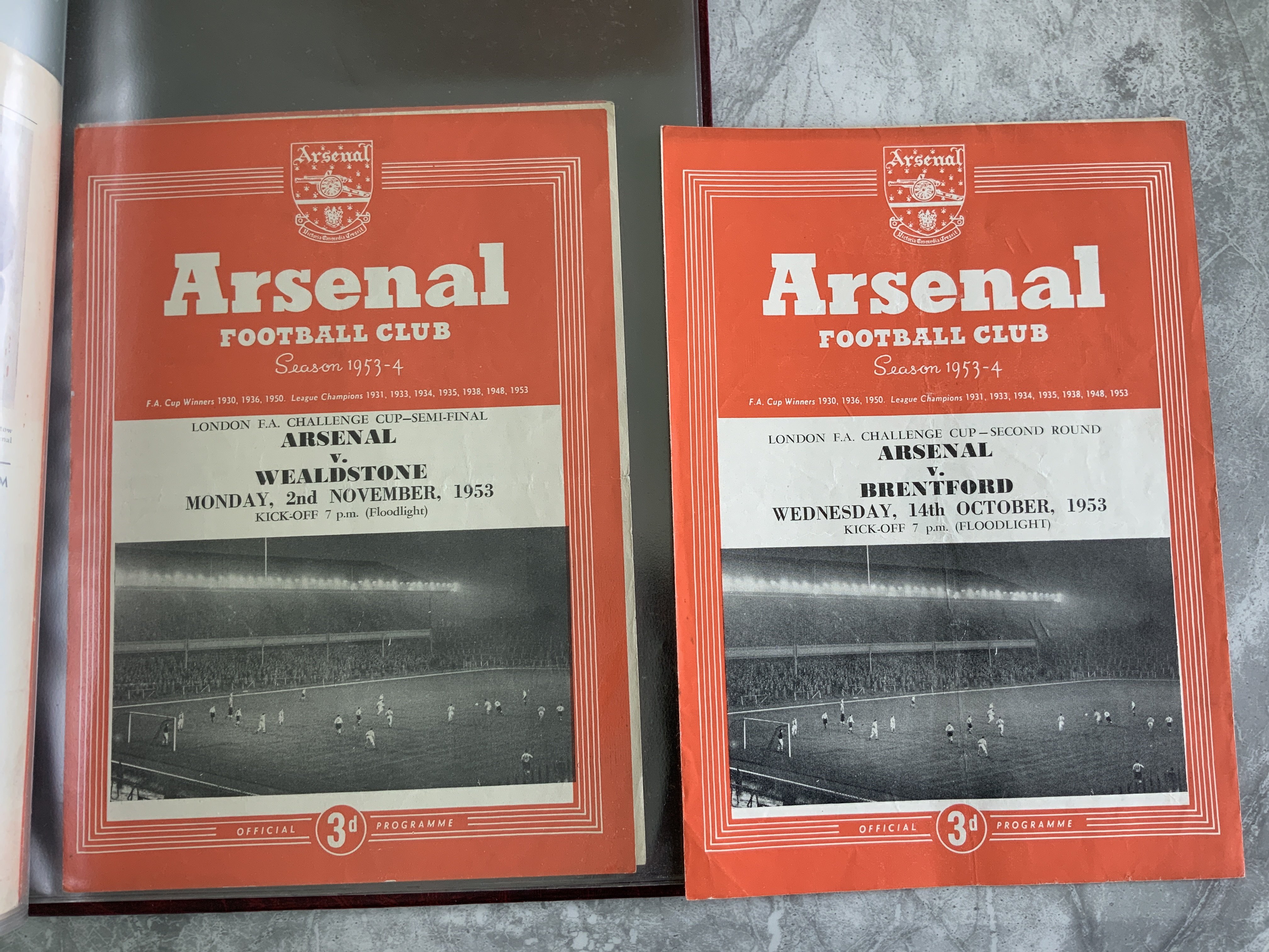 53/54 Arsenal Complete 1st Team + Reserves Football Programmes: Home programmes with all 30 first team including Aston Villa postponed, Charity Shield and friendlies. C/W 22 from the Football Combination + Cup plus 4 London FA Cup matches which includes Chelsea final replay. Majority good. (56)
