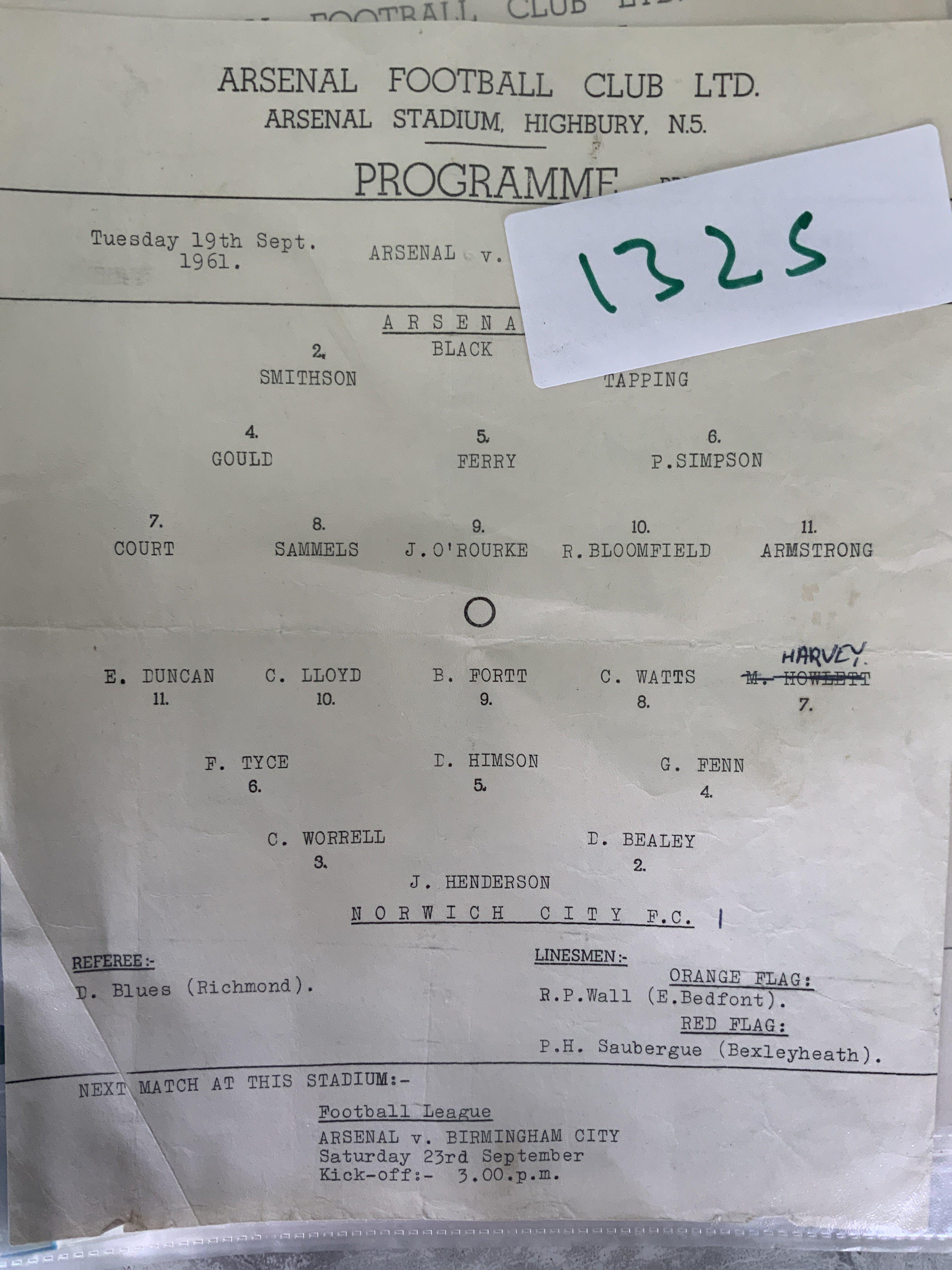 Arsenal 61/62 Reserves + Youth Football Programmes: Probable complete set of 18 Football Combination programmes plus 4 LFA Cup including final. Sheets include 4 Youth Cup, SE Counties final v Tottenham, Metropolitan games x 4 including final v St Neots, London Minor X1, SJC and London Minor Cup v Bexleyheath. C/W Islington v Tottenham + Peterborough double schools programme. Some rare programmes. (35)