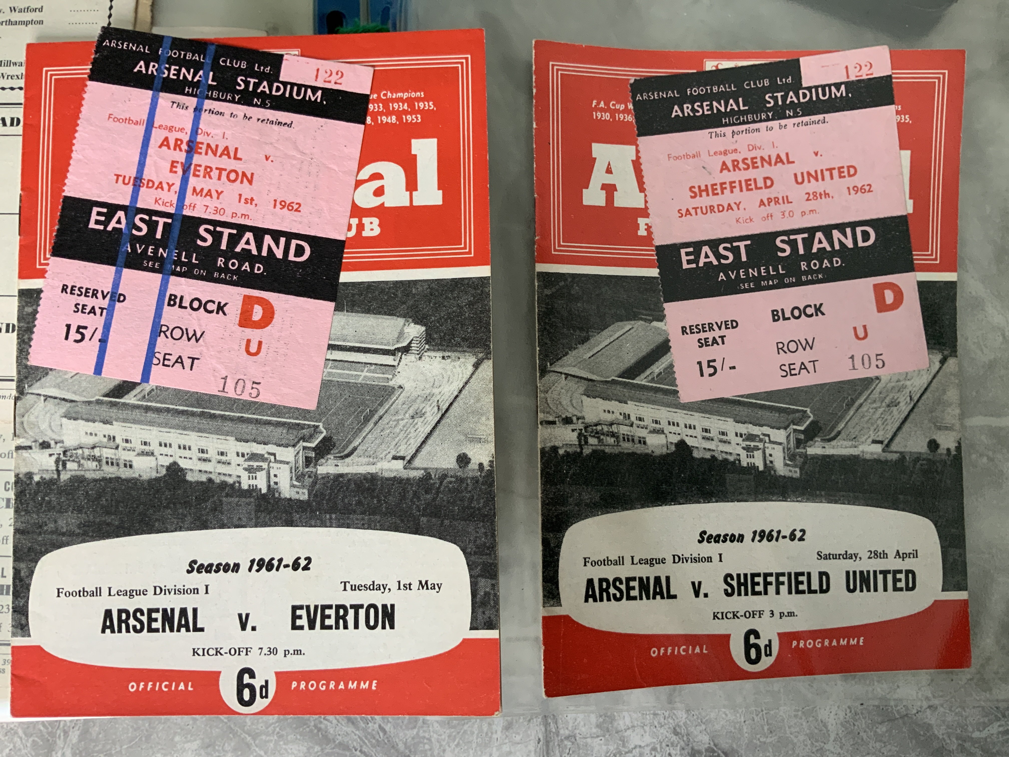 Arsenal 61/62 Football Programme + Ticket Collection: 26 1st team homes with 21 accompanying tickets. Includes Tottenham Ipswich and West Ham. Very good. (46)