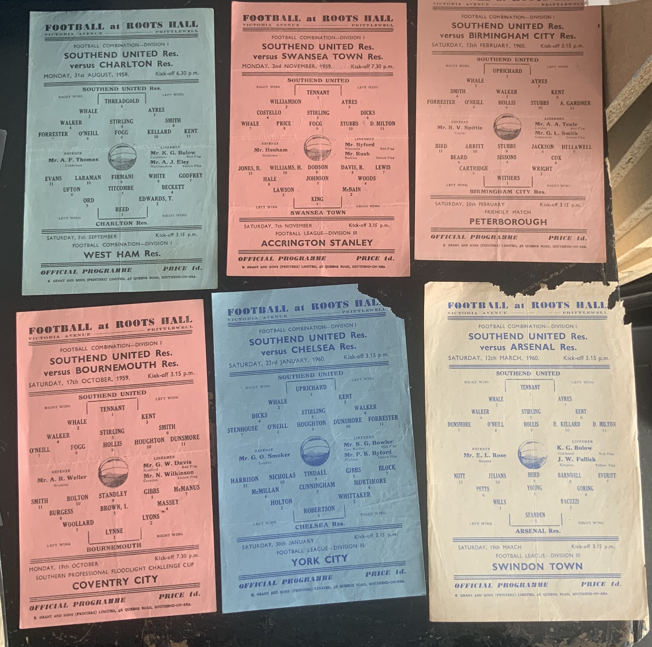 59/60 Southend United Reserve Football Programmes: Football Combination single sheets in good condition v Charlton Swansea Birmingham Bournemouth plus pieces missing from border v Chelsea + Arsenal. No team changes. 6)