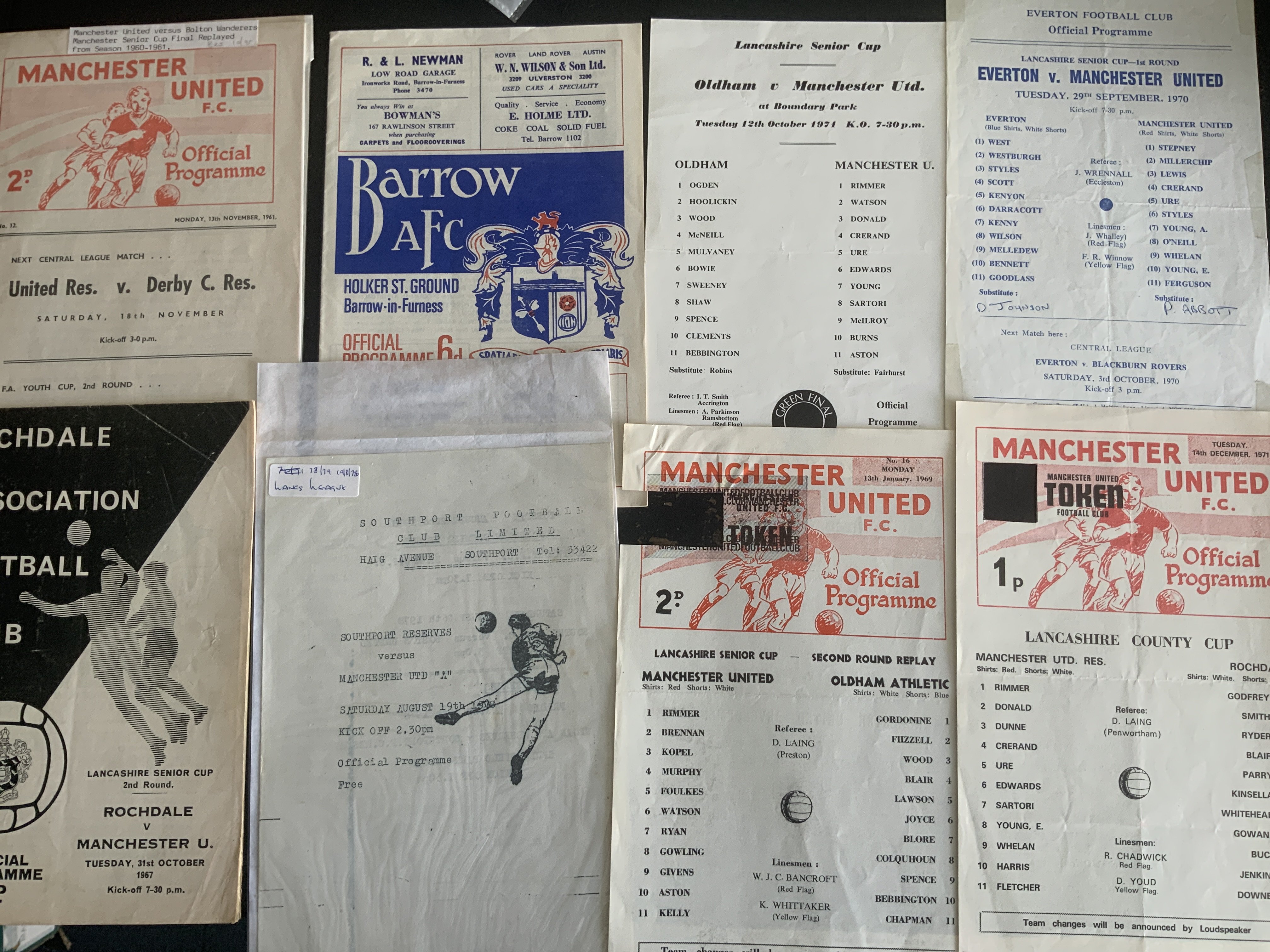 Manchester United Lancashire Cup Football Programmes: Homes v 58/59 Rochdale, 67/68 Rochdale, 68/69 Oldham, Netherfield, Rochdale. Aways 66/67 Oldham, 67/68 Rochdale, Barrow, 70/71 Everton, 71/72 Oldham. C/W a few reserves. C/W 78/79 Southport v Man Utd A plus a few reserves. Home programmes lacking tokens. (16)