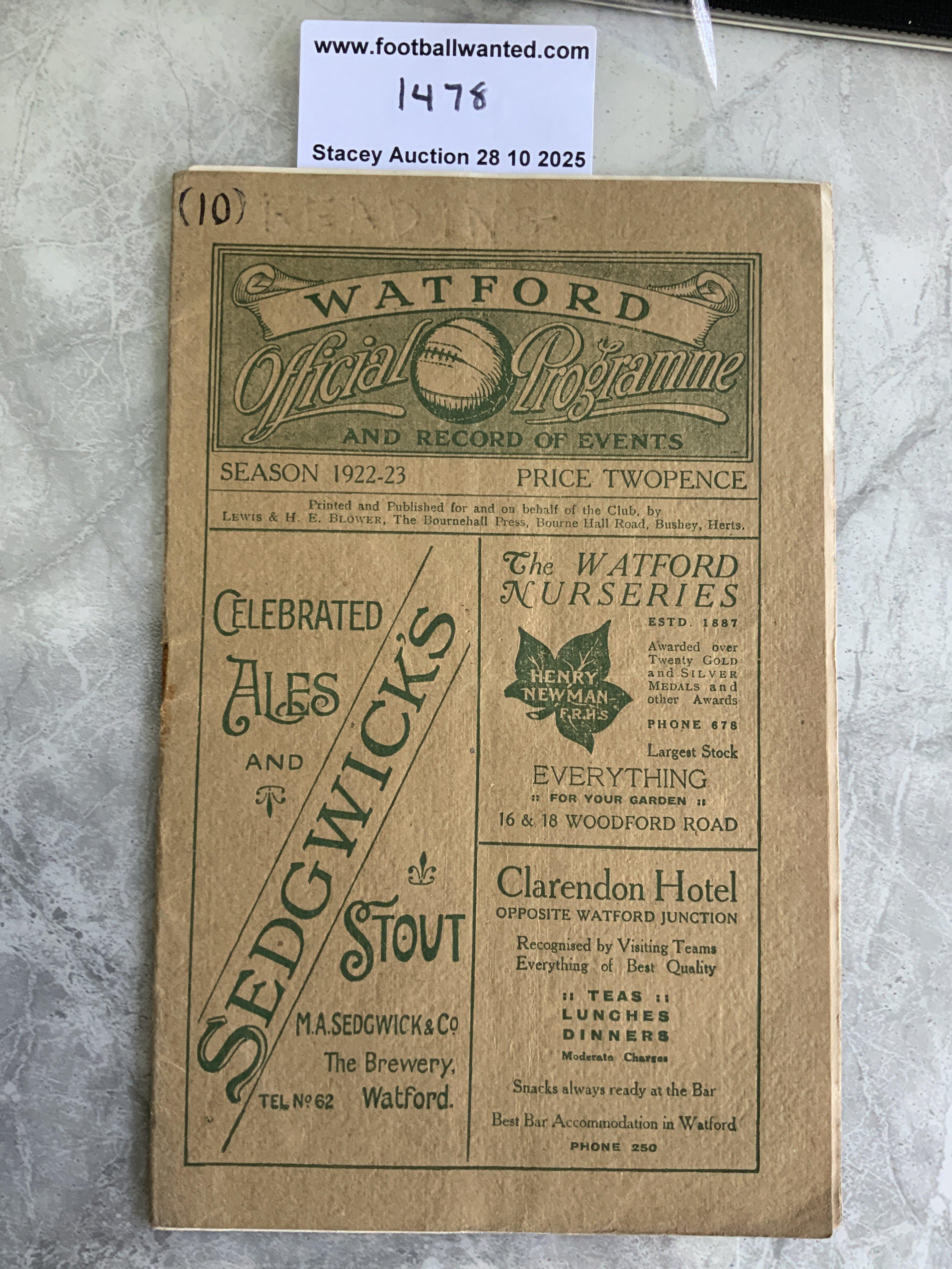 1922 - 1923 Watford v Reading Football Programme: 2nd Division match in fair/good condition with no team changes. Number written to cover and scorers noted to team page. Light staining to borders inside.