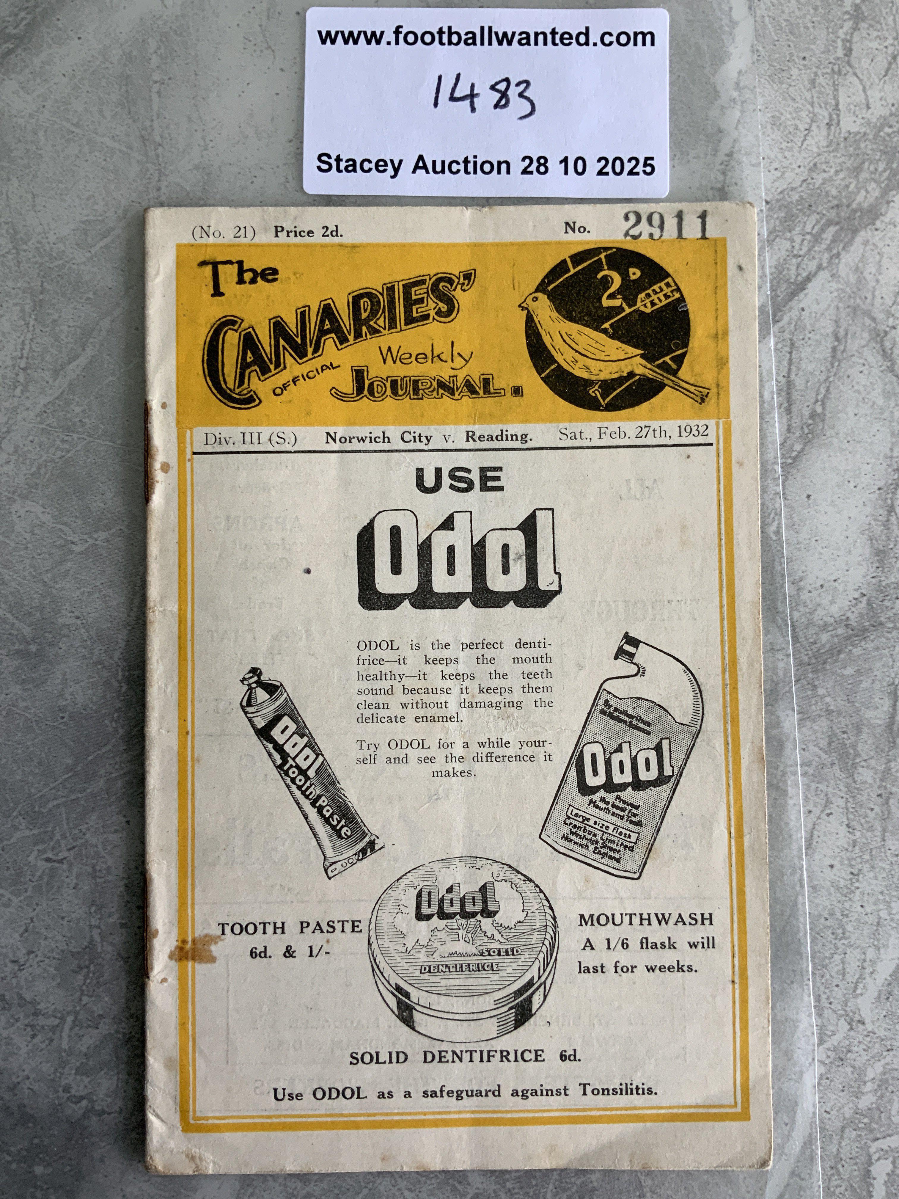 31/32 Norwich City v Reading Football Programme: 3rd Division South match in good condition with no team changes. Rusty staples holding firm.