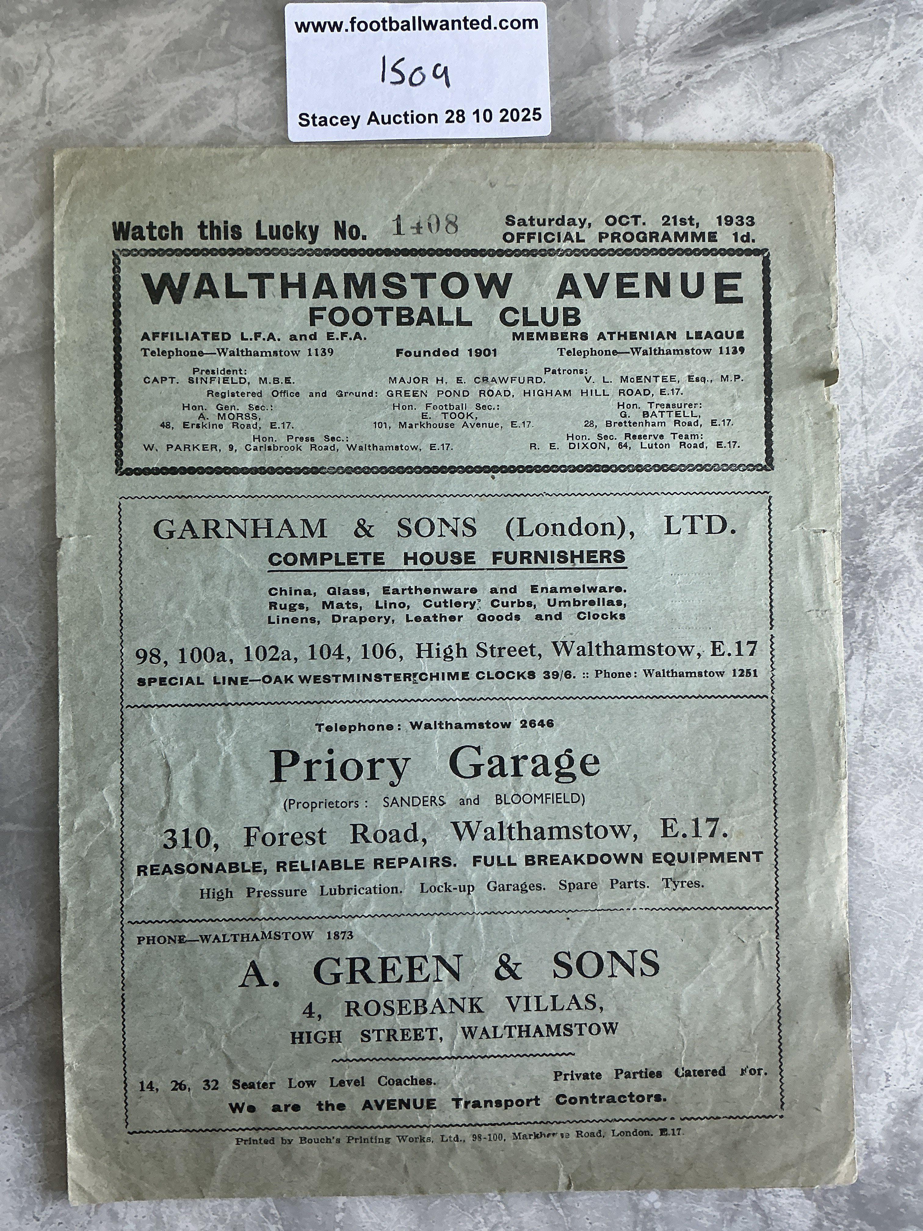 33/34 Walthamstow Avenue v Leyton Football Programme: Athenian League match in good condition with no team changes. Tiny tear to border. Walthamstow were champions this season.