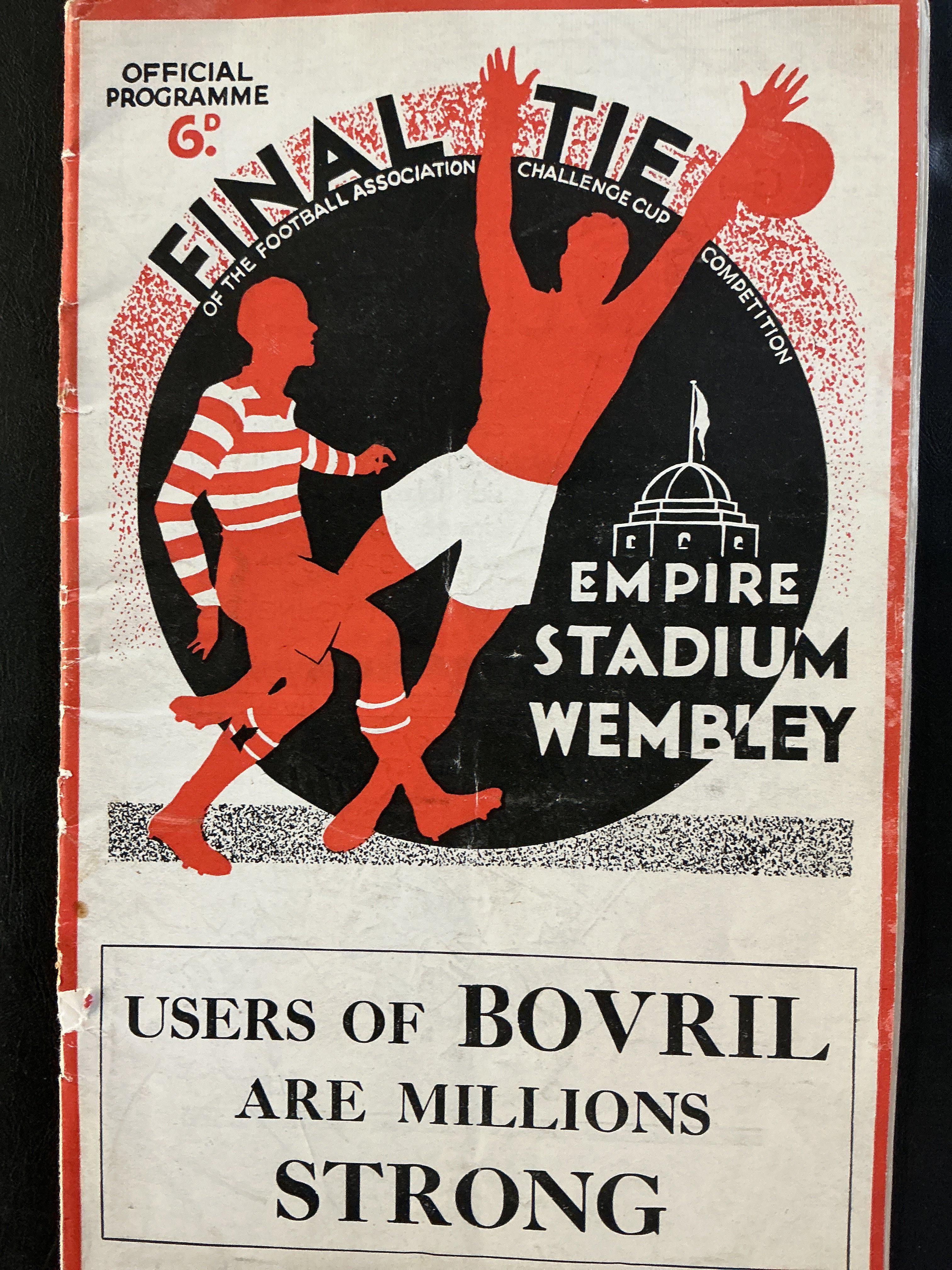 1934 FA Cup Final Football Programme: Portsmouth v Manchester City in very good condition with no team changes. Staples replaced as previous ones were turning rusty.