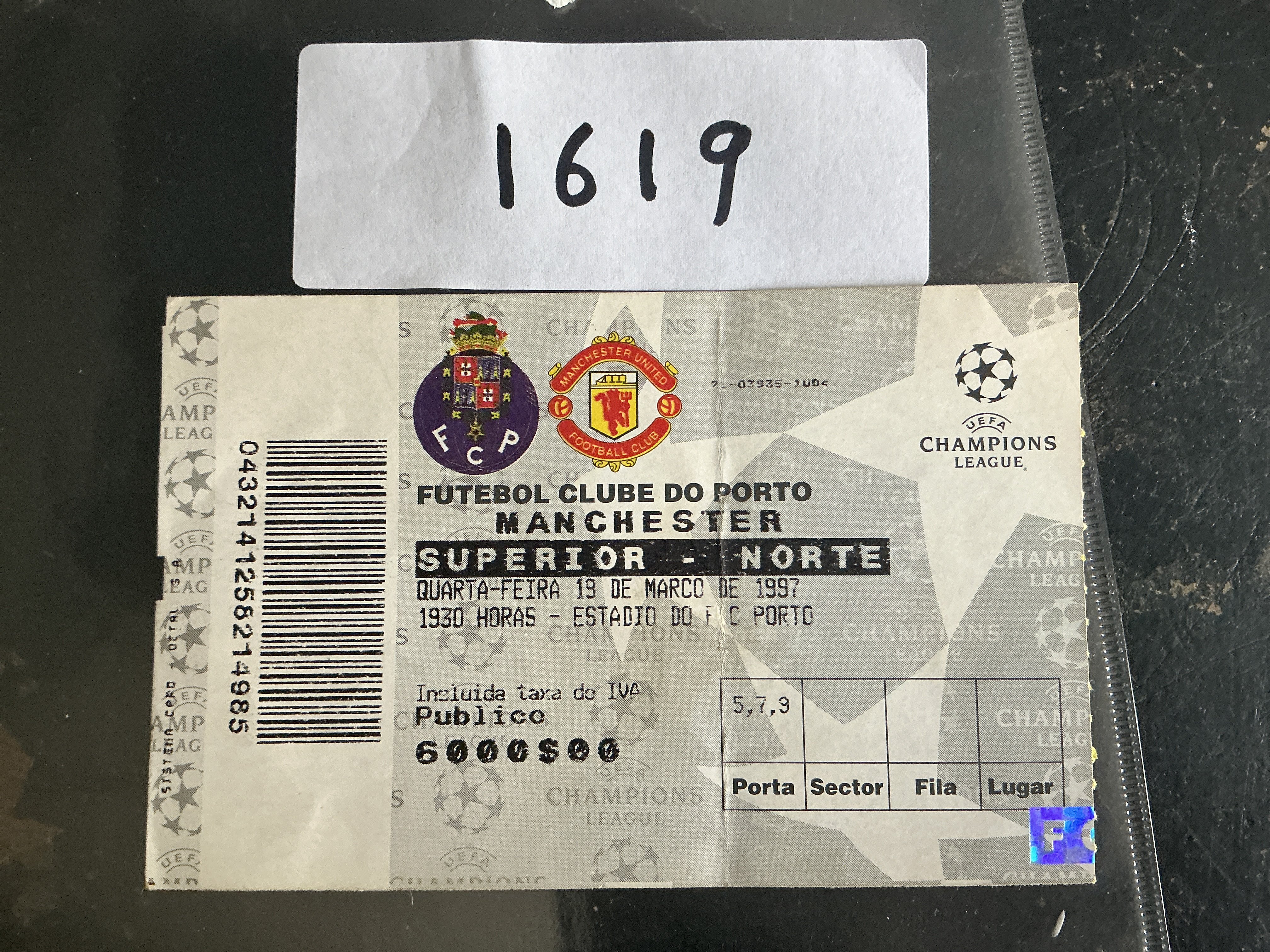 96/97 Porto v Manchester United Football Ticket: Champions League ticket dated 19 3 1997. Fold.